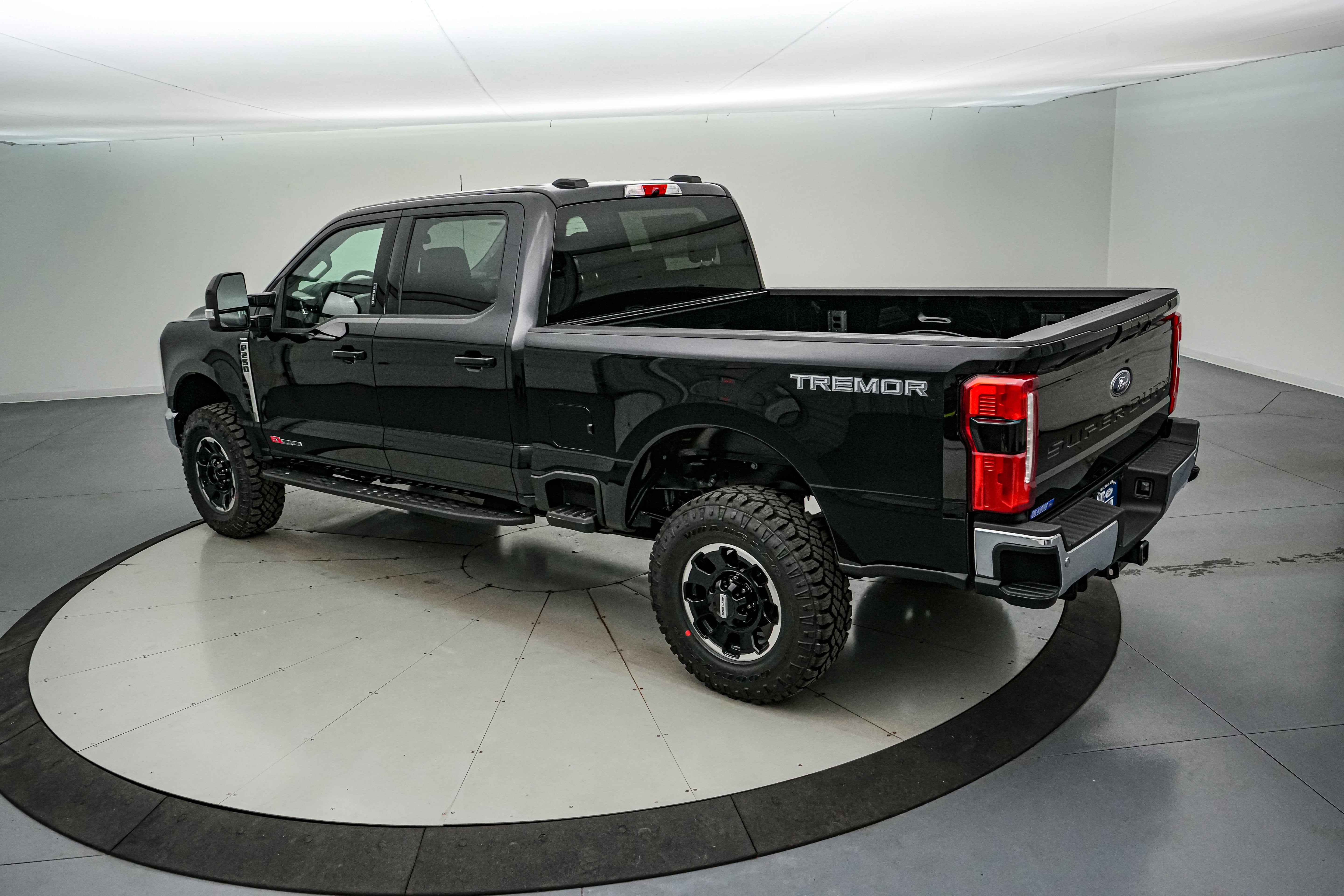 2026 Ford Super Duty F-250 SRW LARIAT Tremor