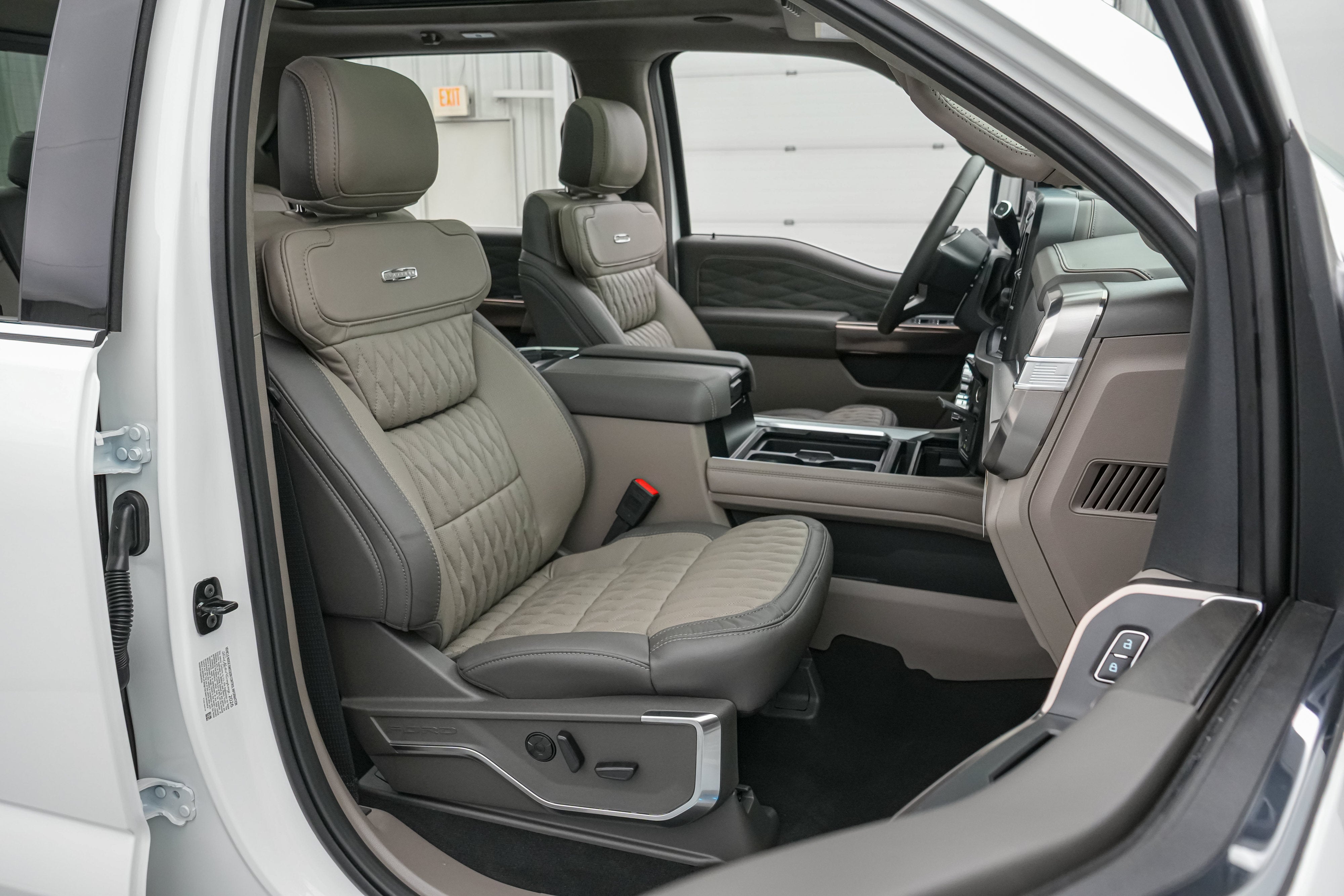2026 Ford Super Duty F-250 SRW Platinum Plus