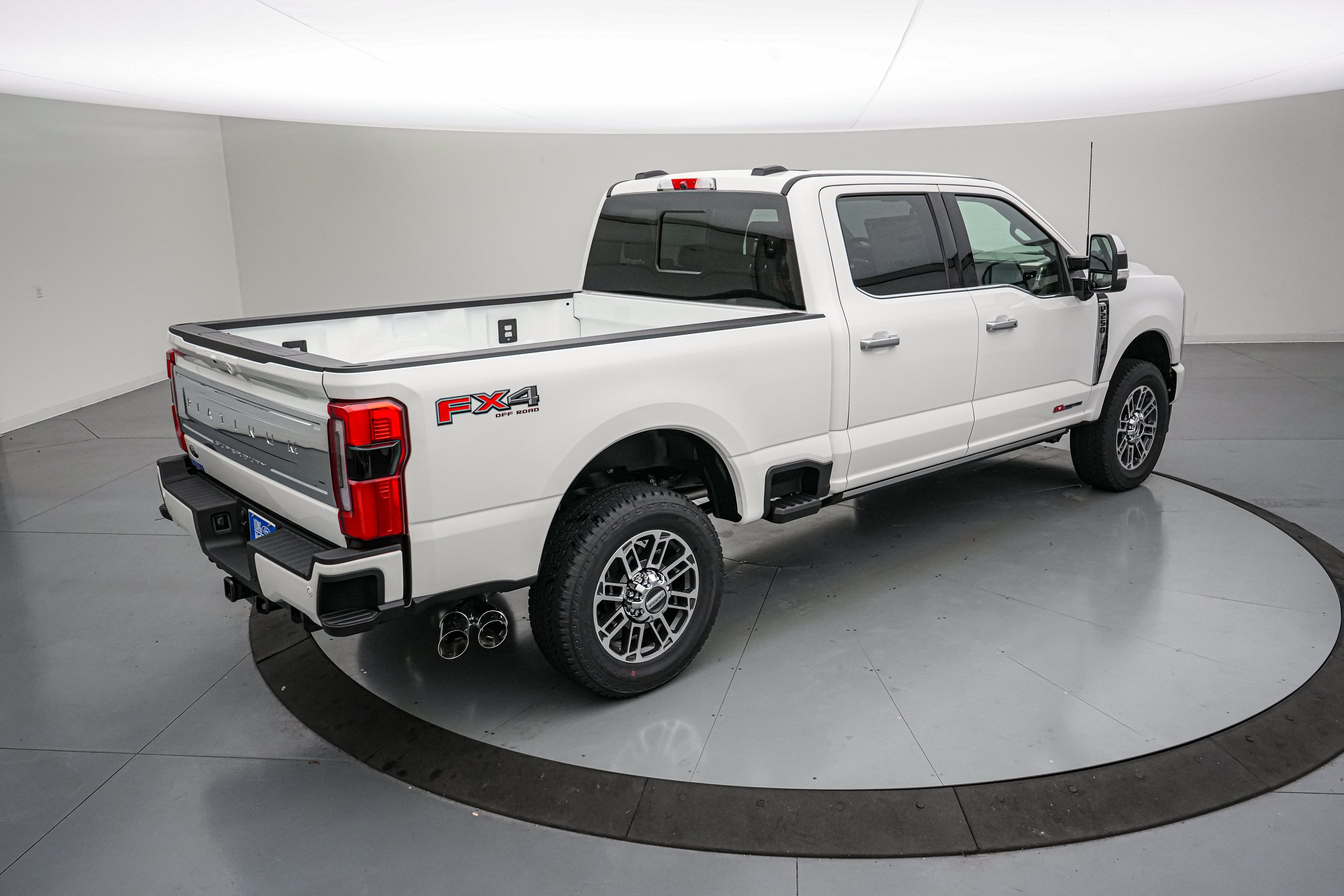 2026 Ford Super Duty F-250 SRW Platinum Plus