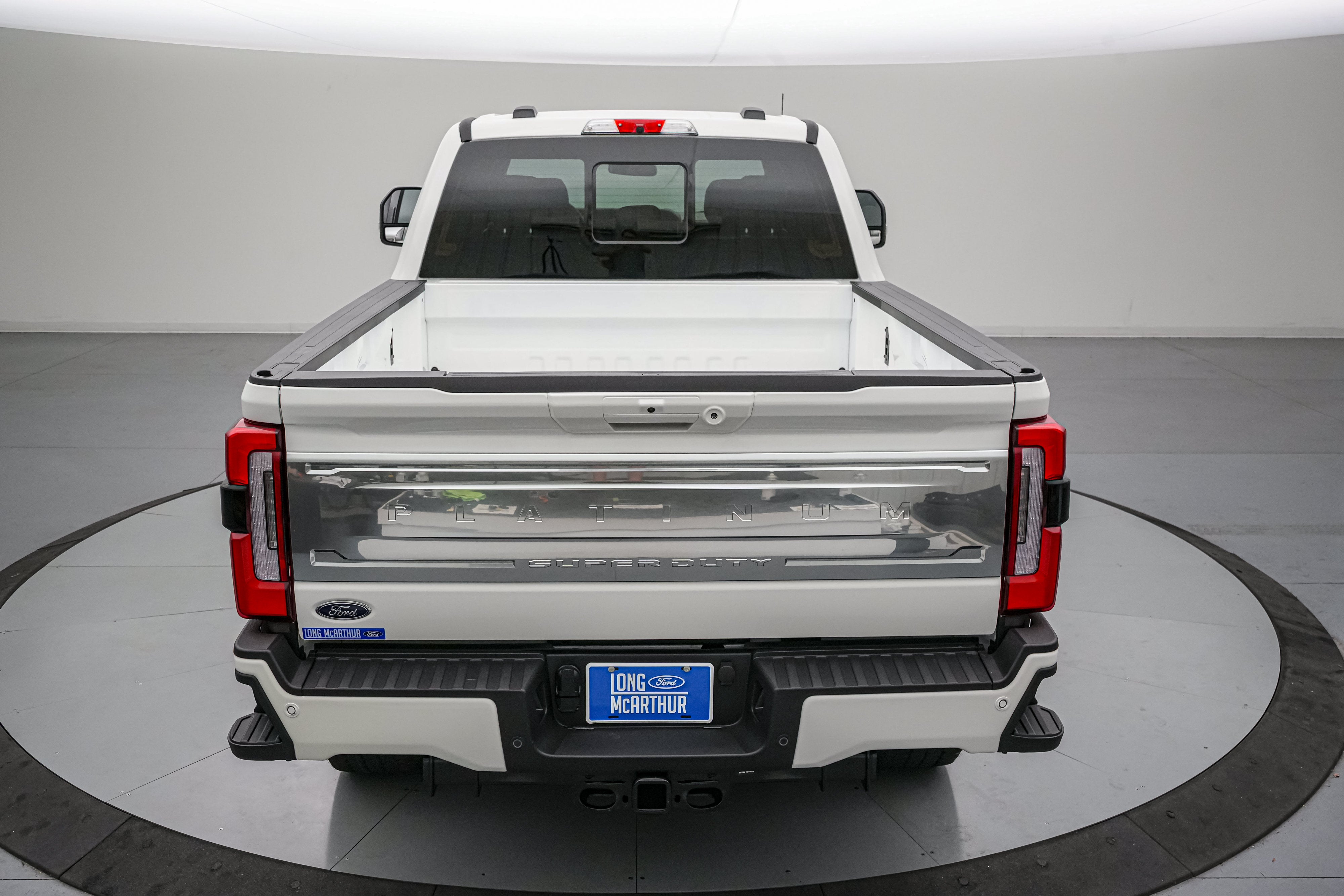 2026 Ford Super Duty F-250 SRW Platinum Plus