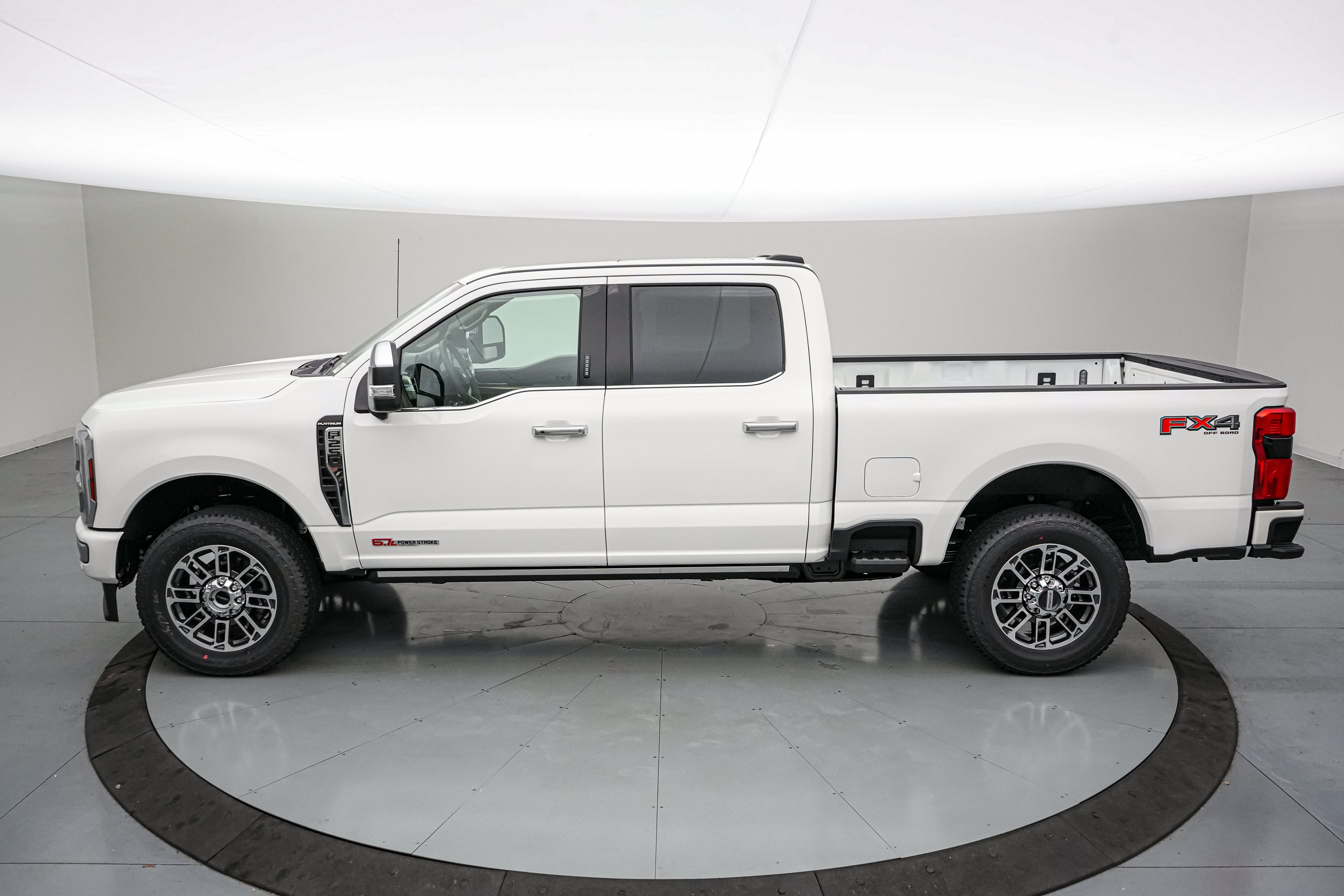 2026 Ford Super Duty F-250 SRW Platinum Plus