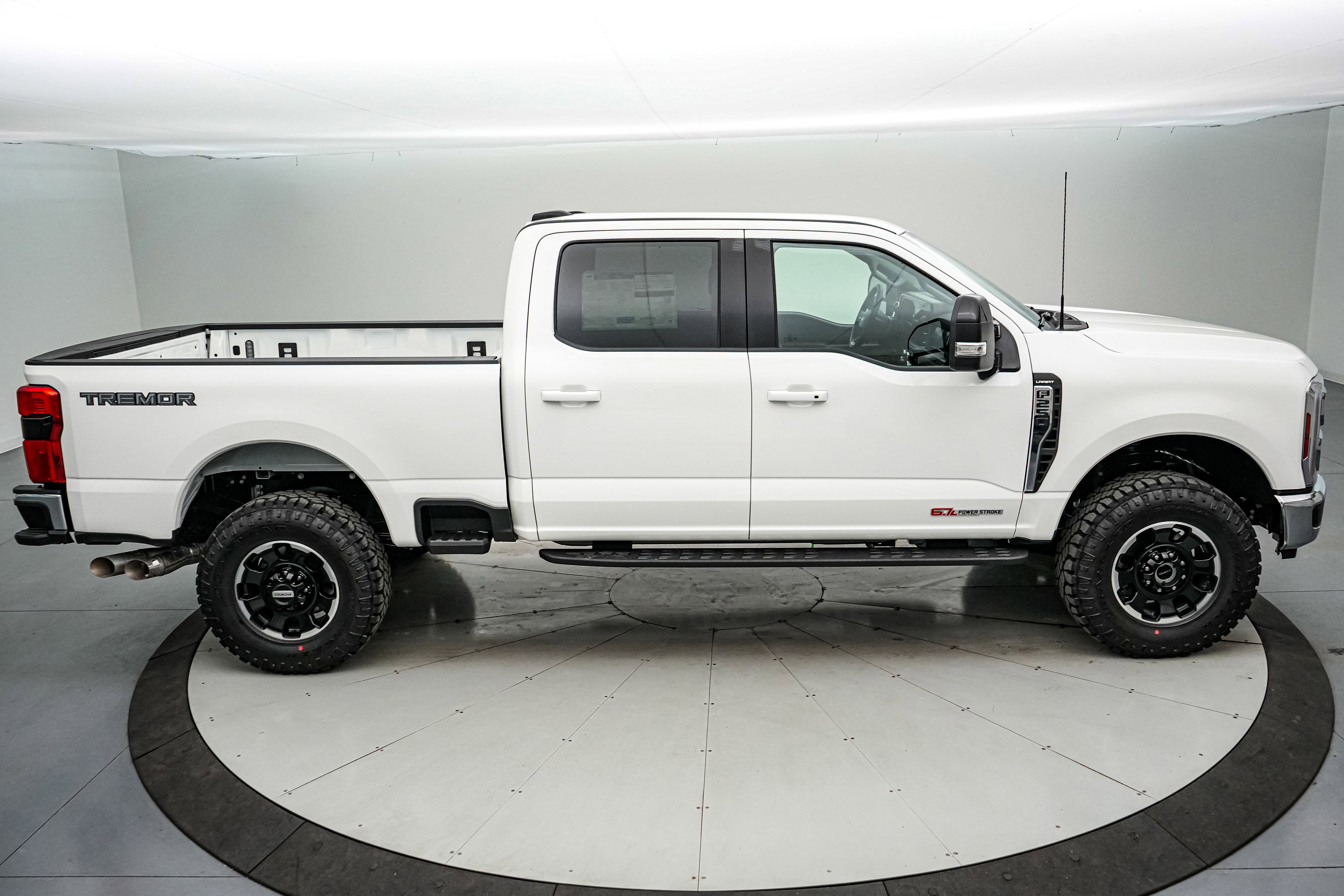 2026 Ford Super Duty F-250 SRW LARIAT Tremor