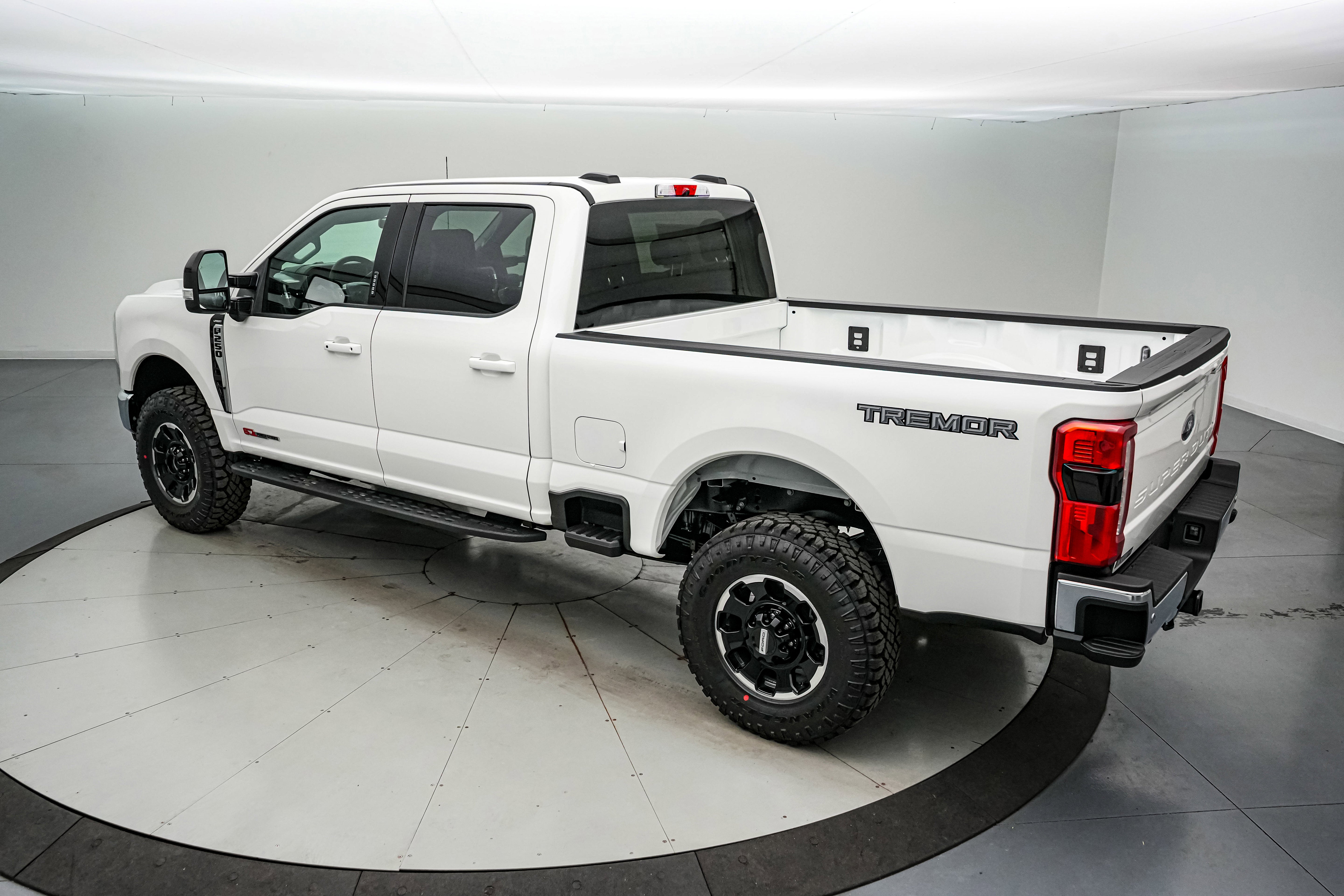 2026 Ford Super Duty F-250 SRW LARIAT Tremor