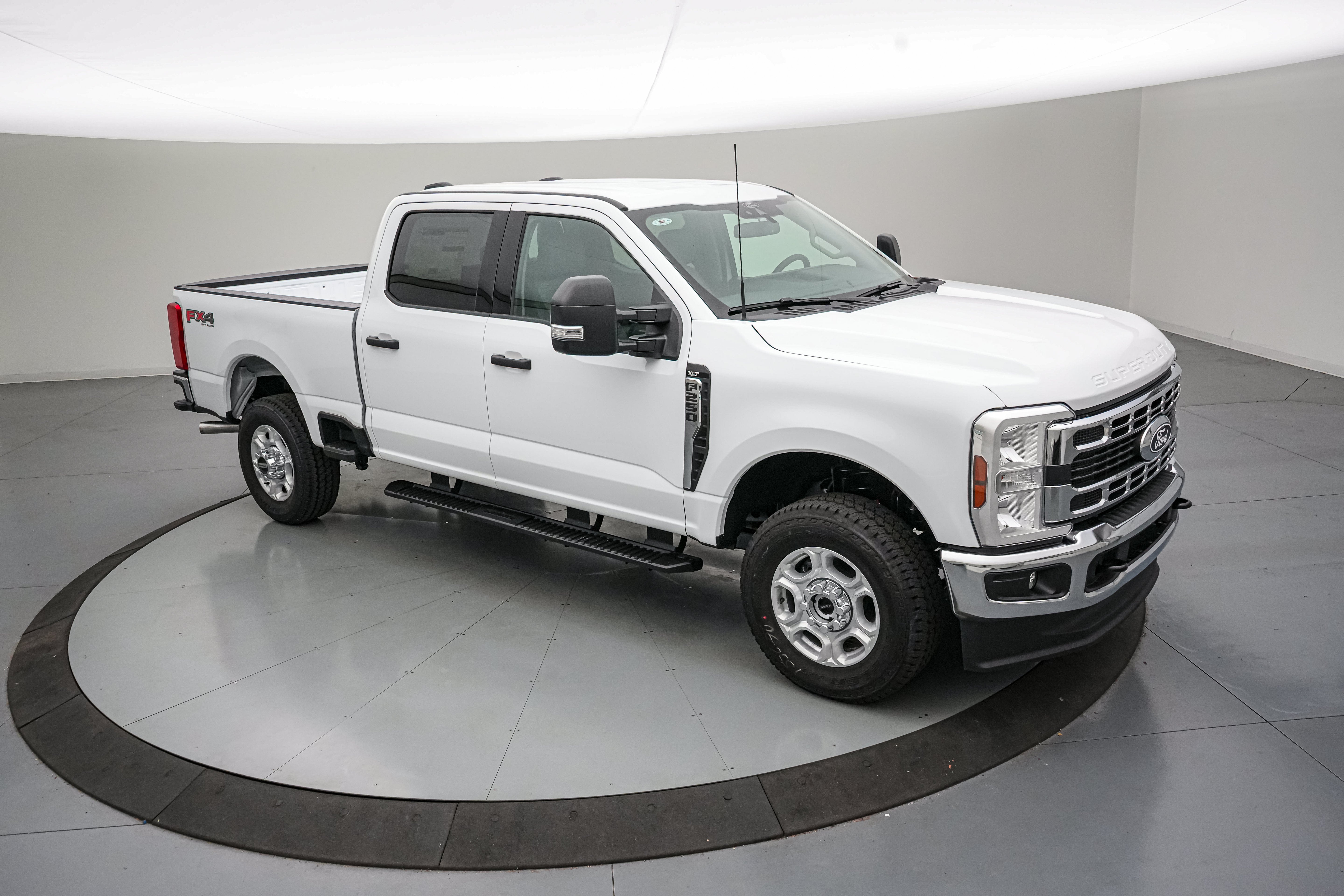 2027 Ford Super Duty F-250 SRW XLT