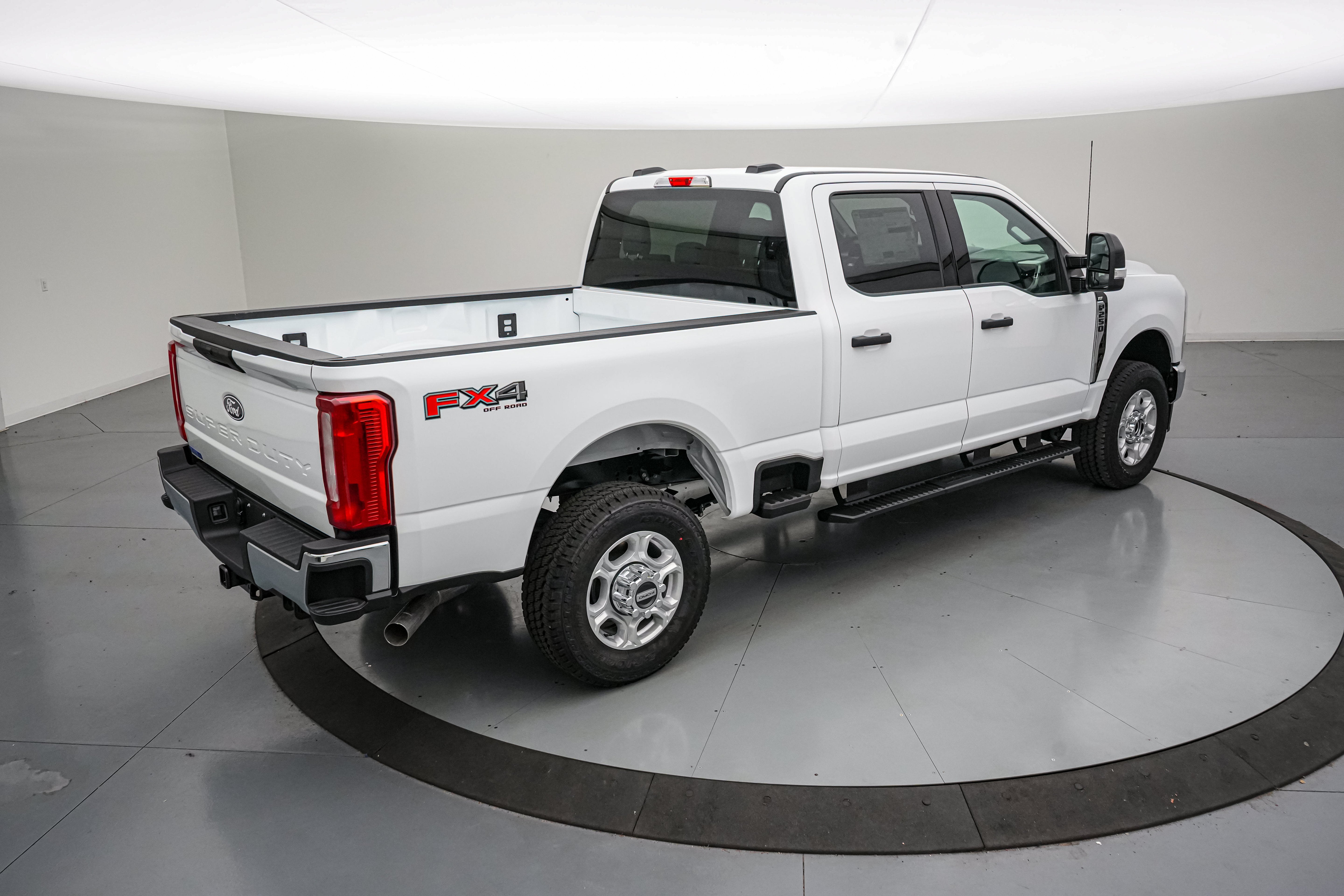 2027 Ford Super Duty F-250 SRW XLT