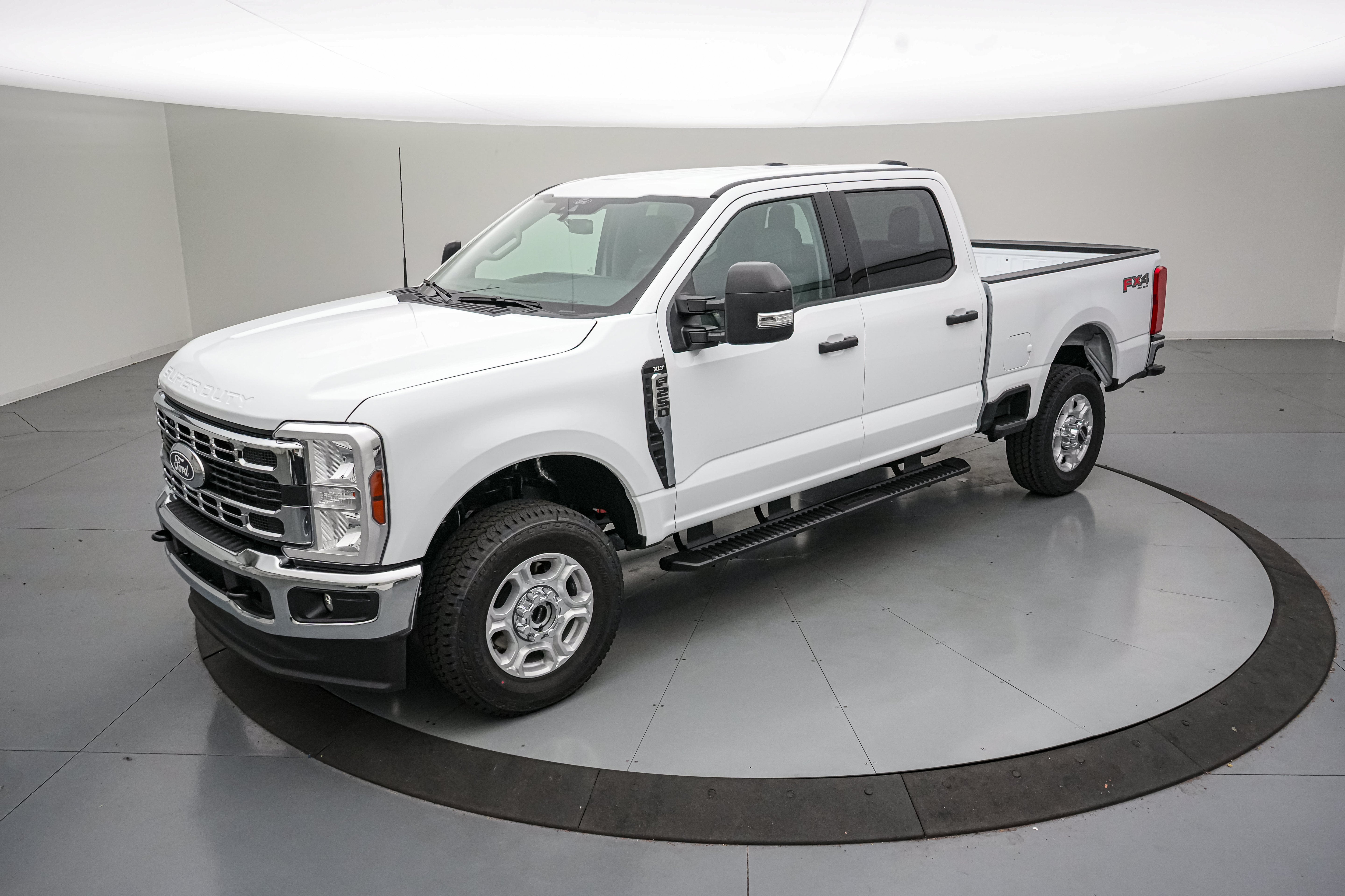 2027 Ford Super Duty F-250 SRW XLT