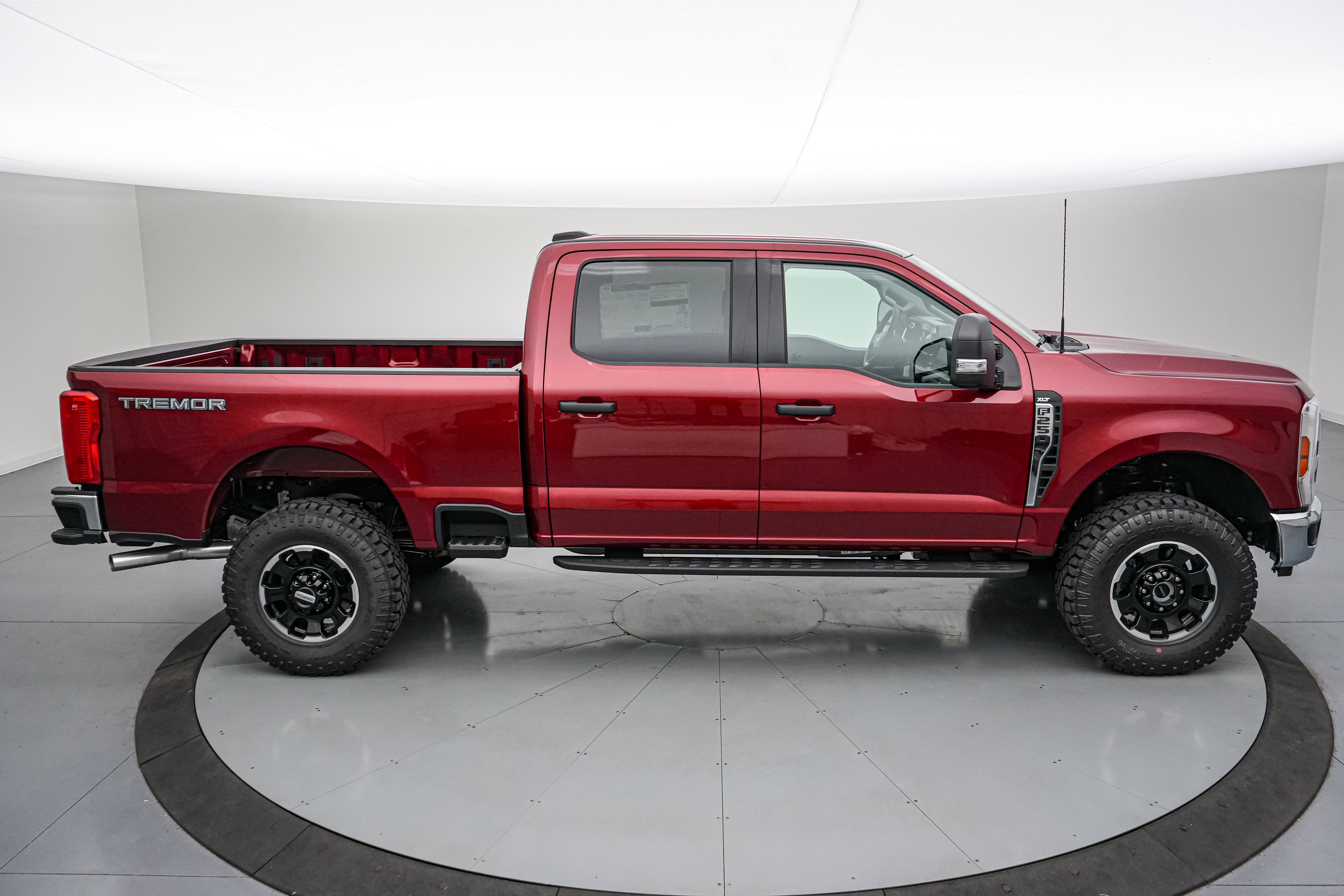 2026 Ford Super Duty F-250 SRW XLT Tremor