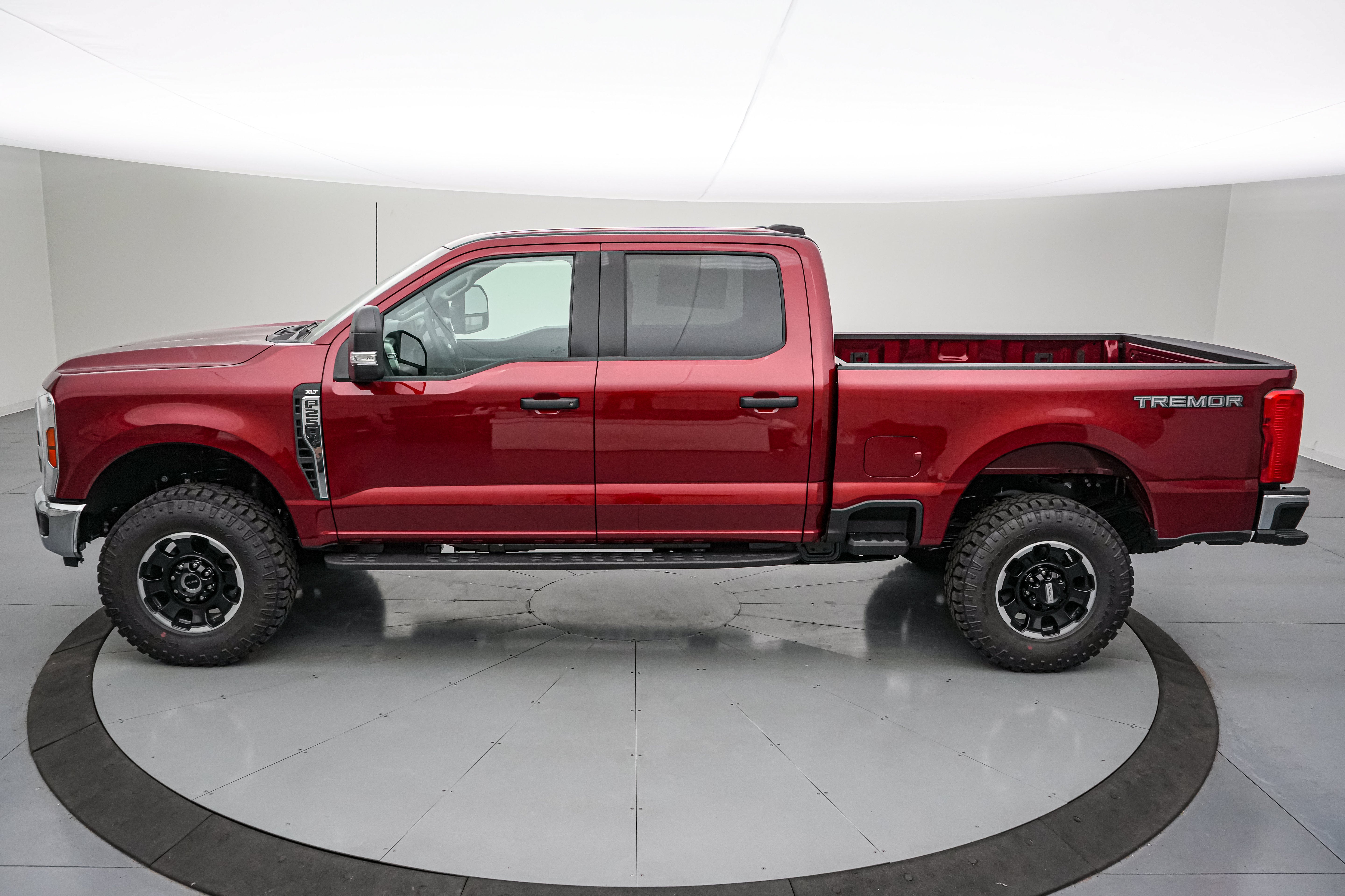 2026 Ford Super Duty F-250 SRW XLT Tremor