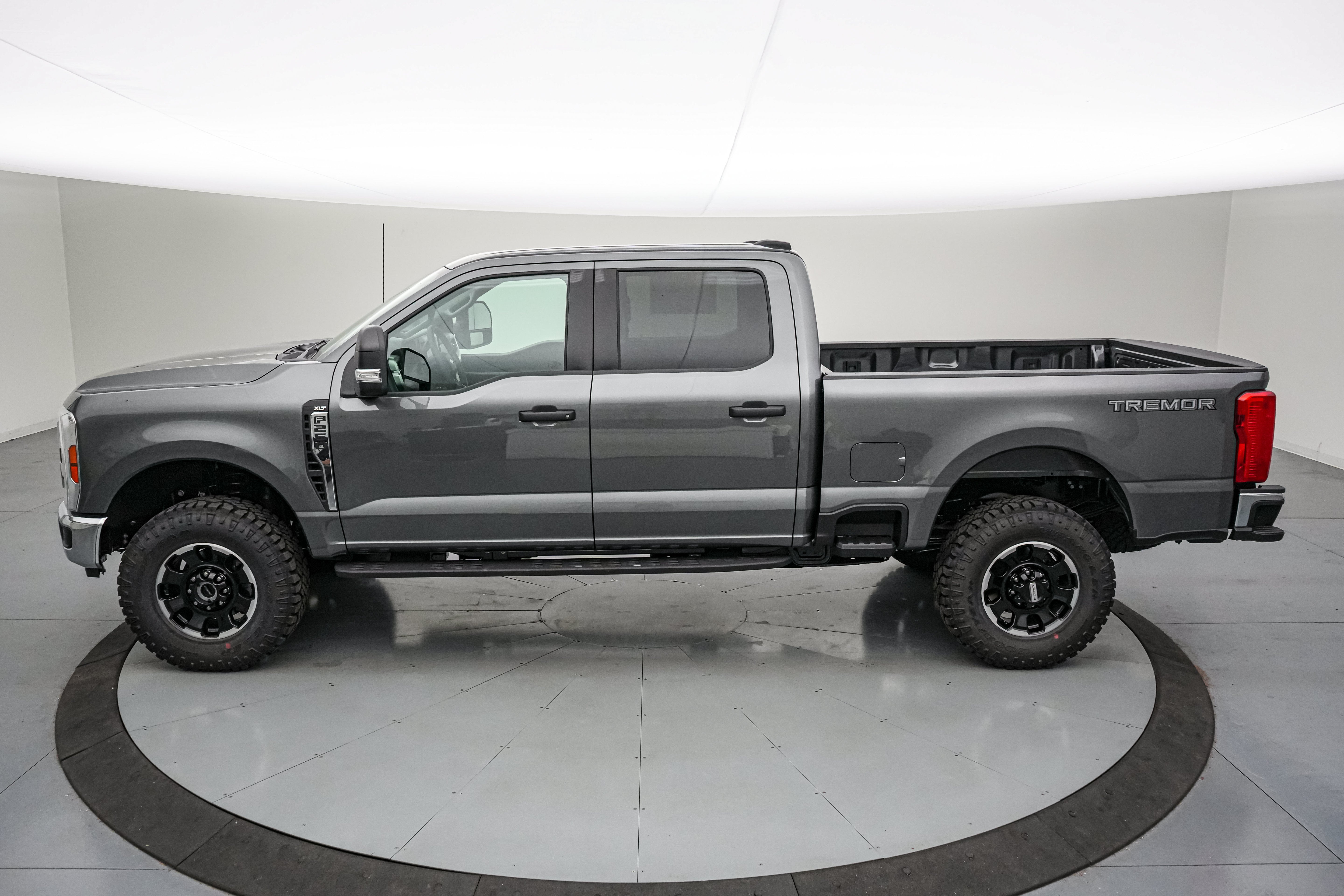 2026 Ford Super Duty F-250 SRW XLT Tremor
