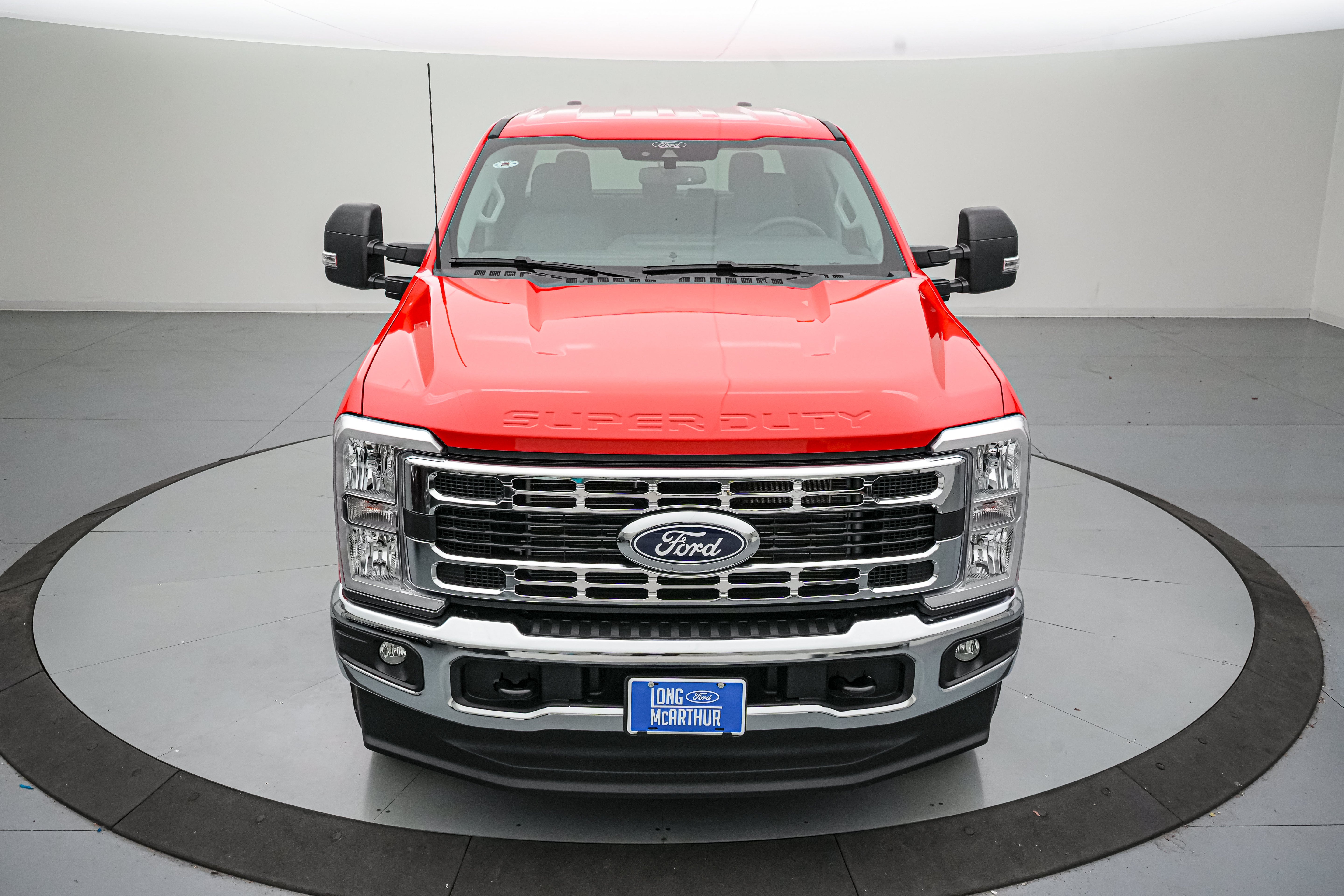 2027 Ford Super Duty F-250 SRW XLT