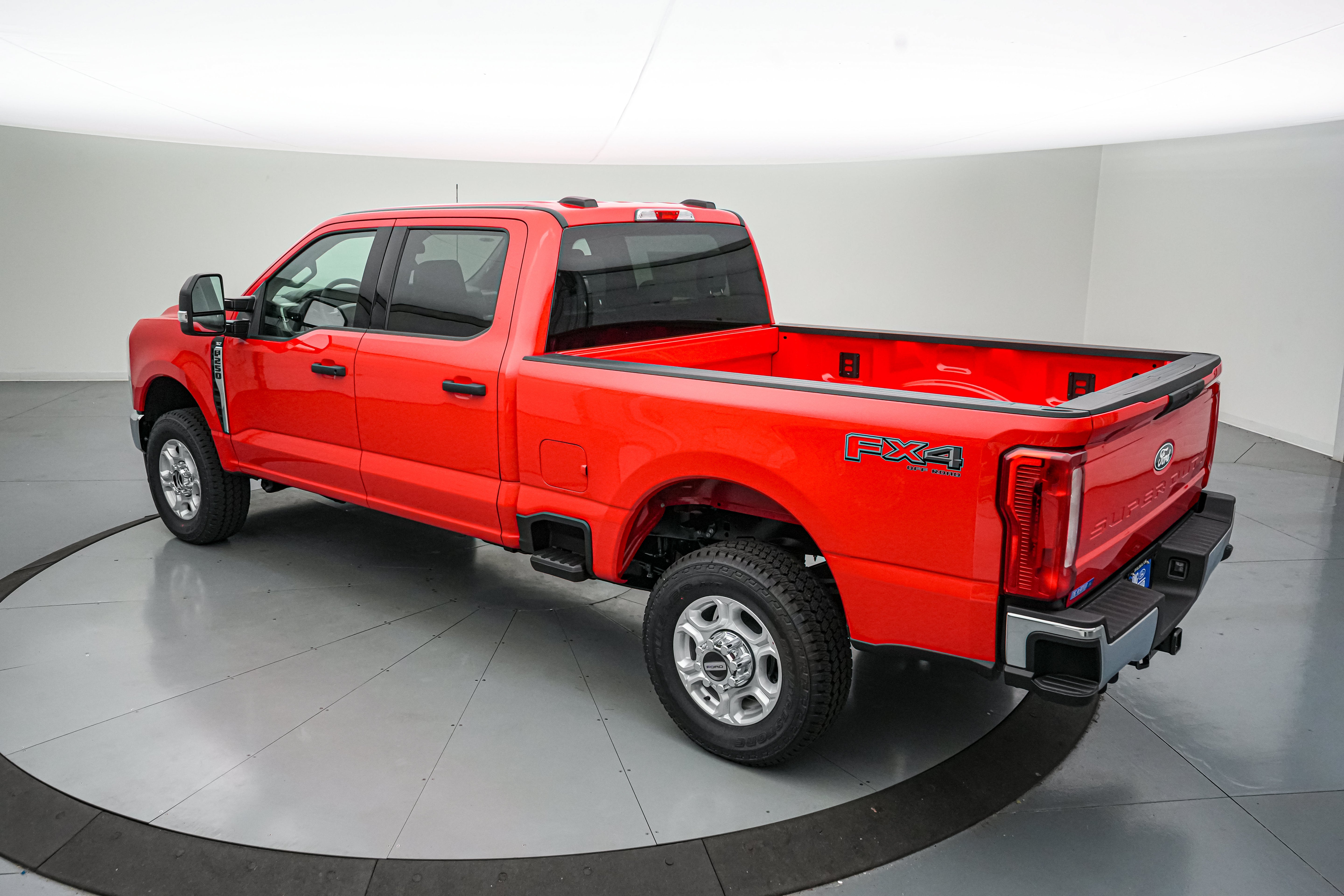 2027 Ford Super Duty F-250 SRW XLT
