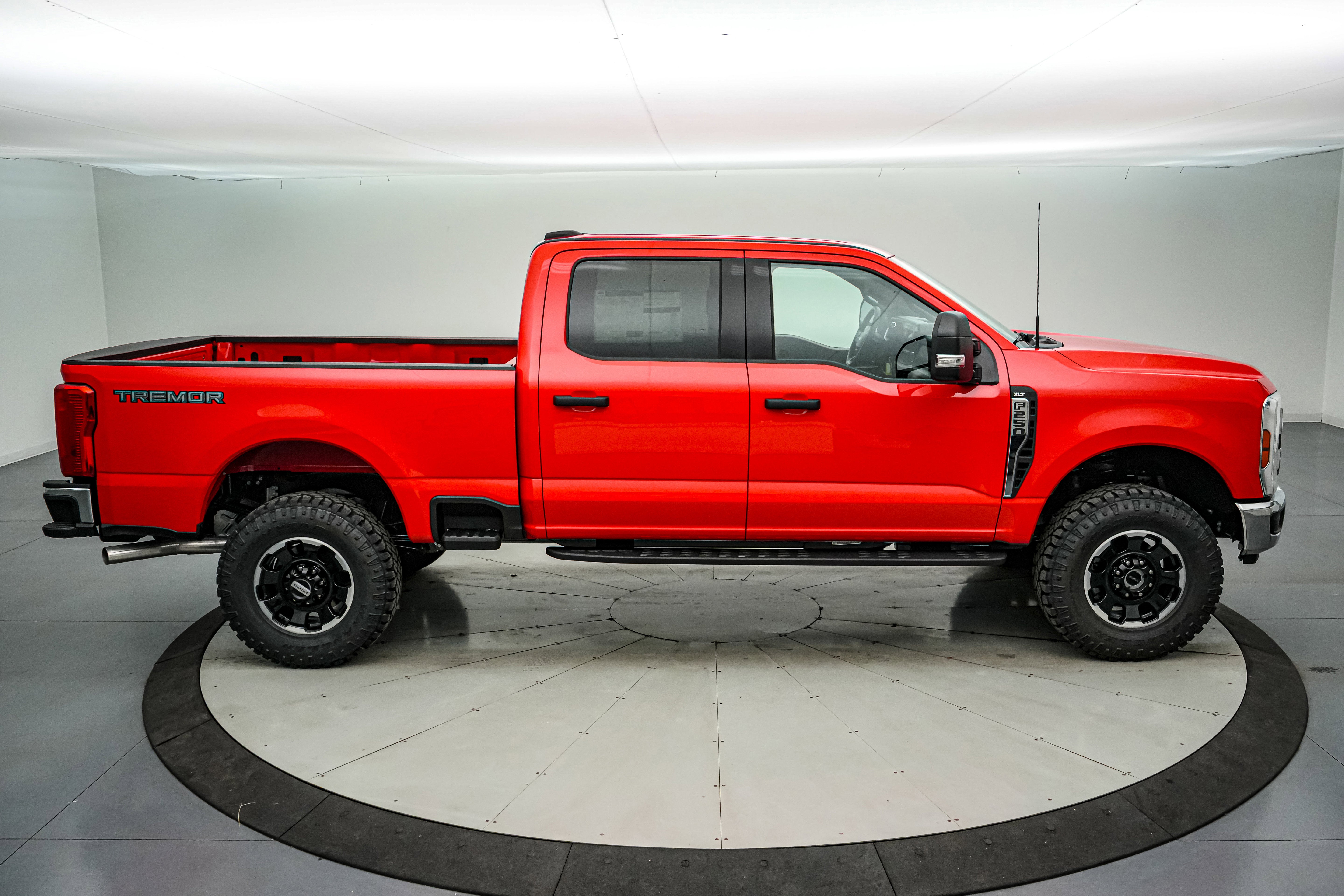 2026 Ford Super Duty F-250 SRW XLT Tremor