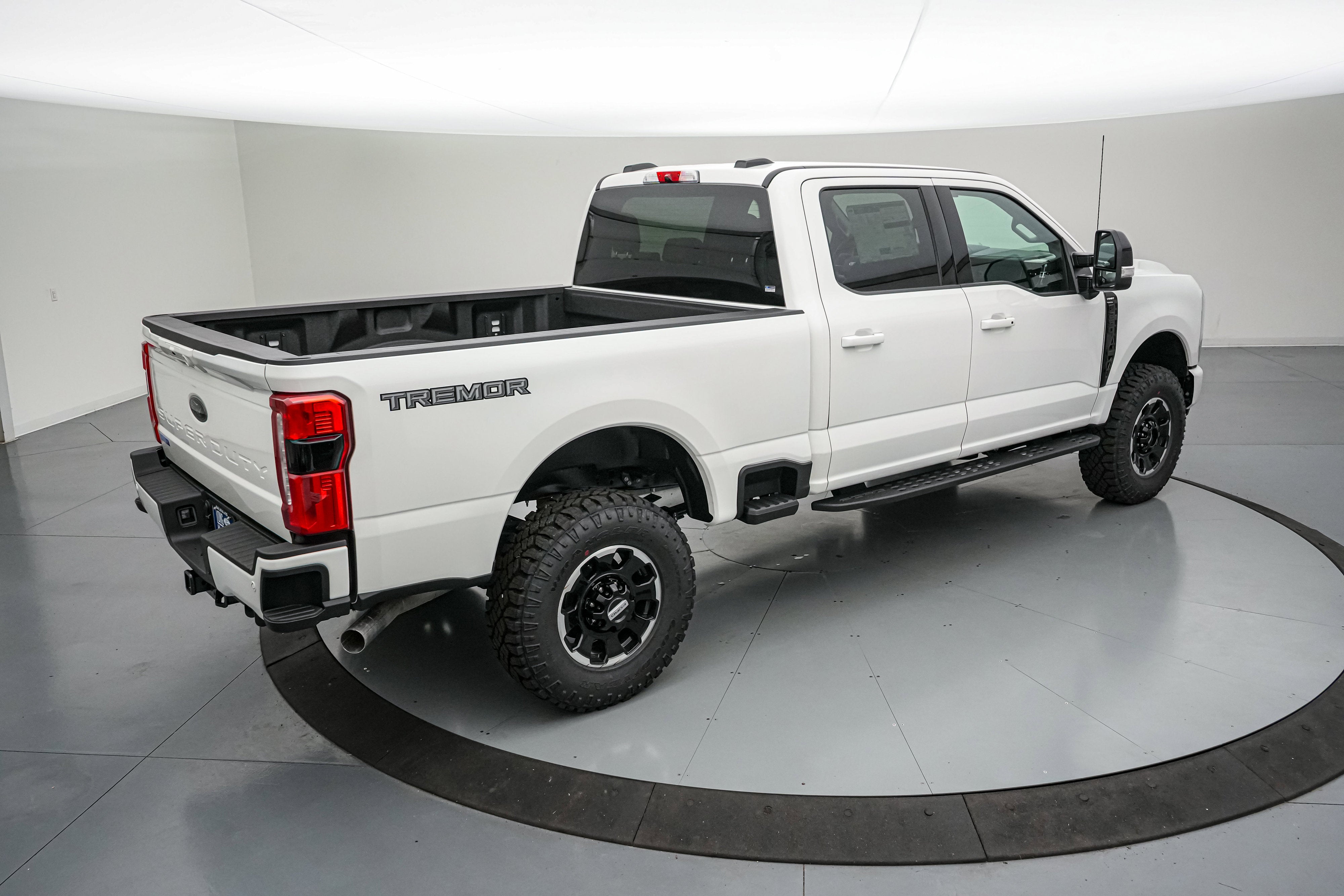 2026 Ford Super Duty F-250 SRW LARIAT Tremor