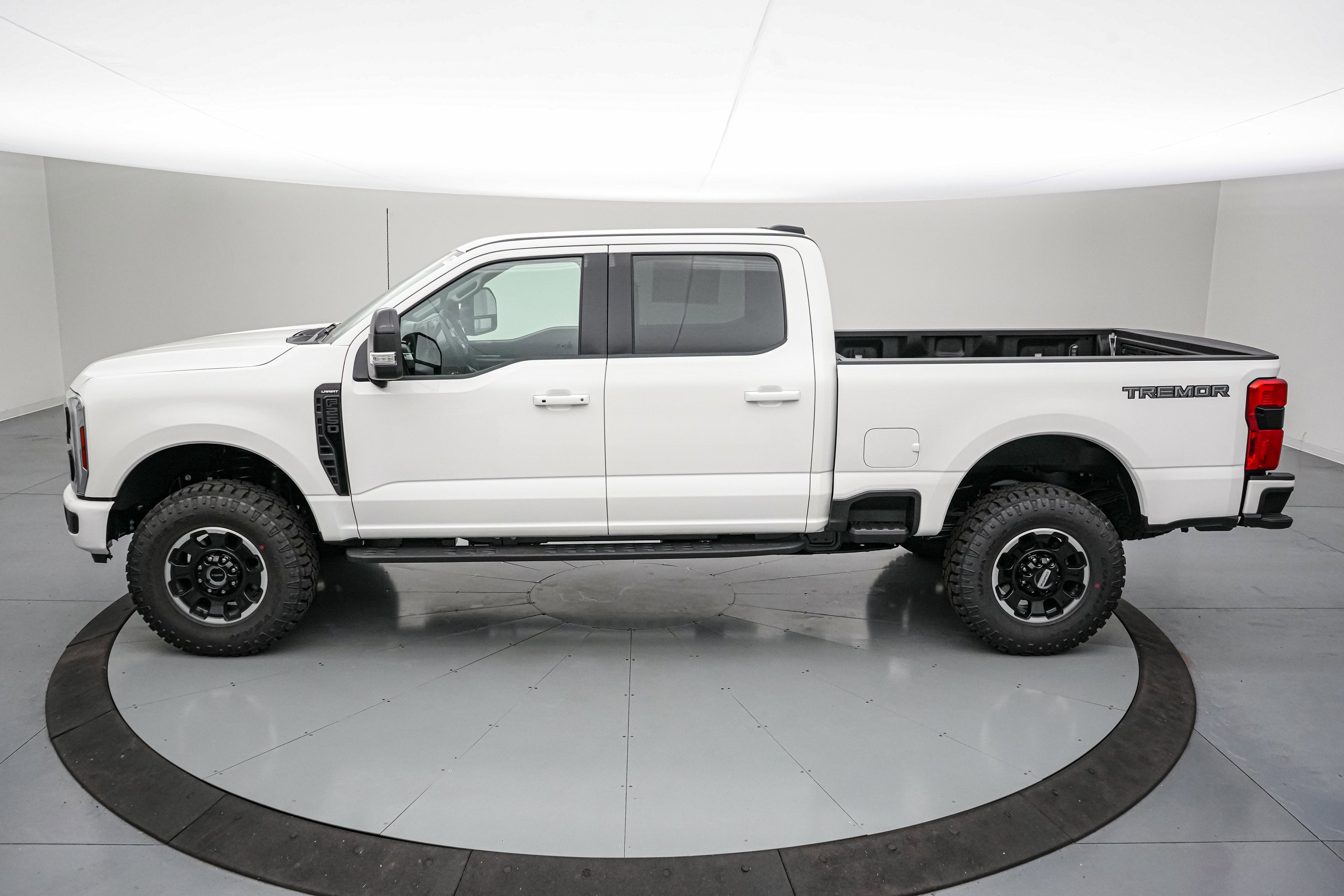 2026 Ford Super Duty F-250 SRW LARIAT Tremor