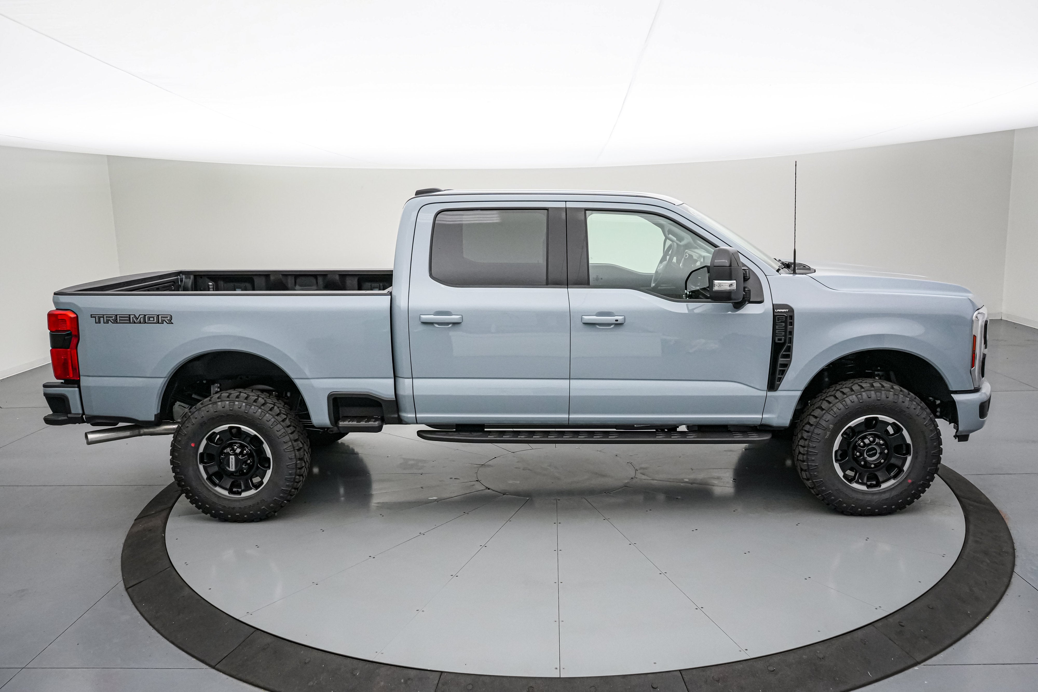 2026 Ford Super Duty F-250 SRW LARIAT Tremor