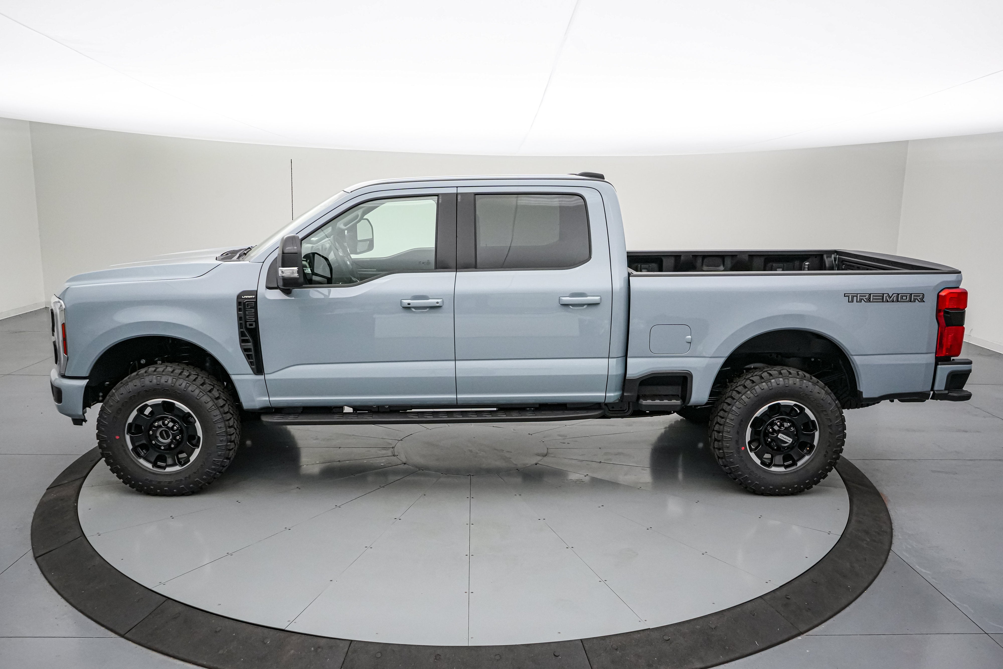 2026 Ford Super Duty F-250 SRW LARIAT Tremor
