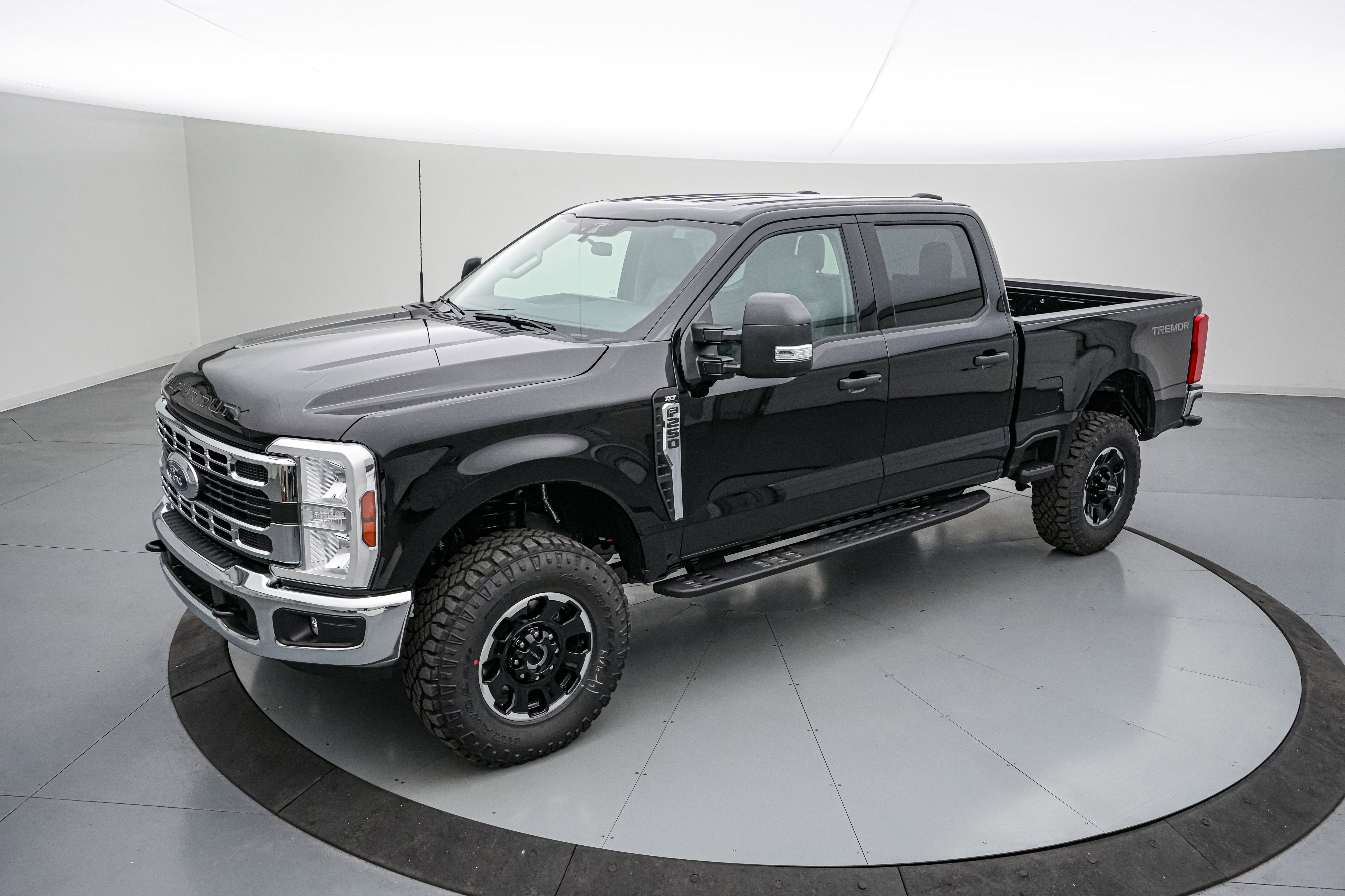 2026 Ford Super Duty F-250 SRW XLT Tremor