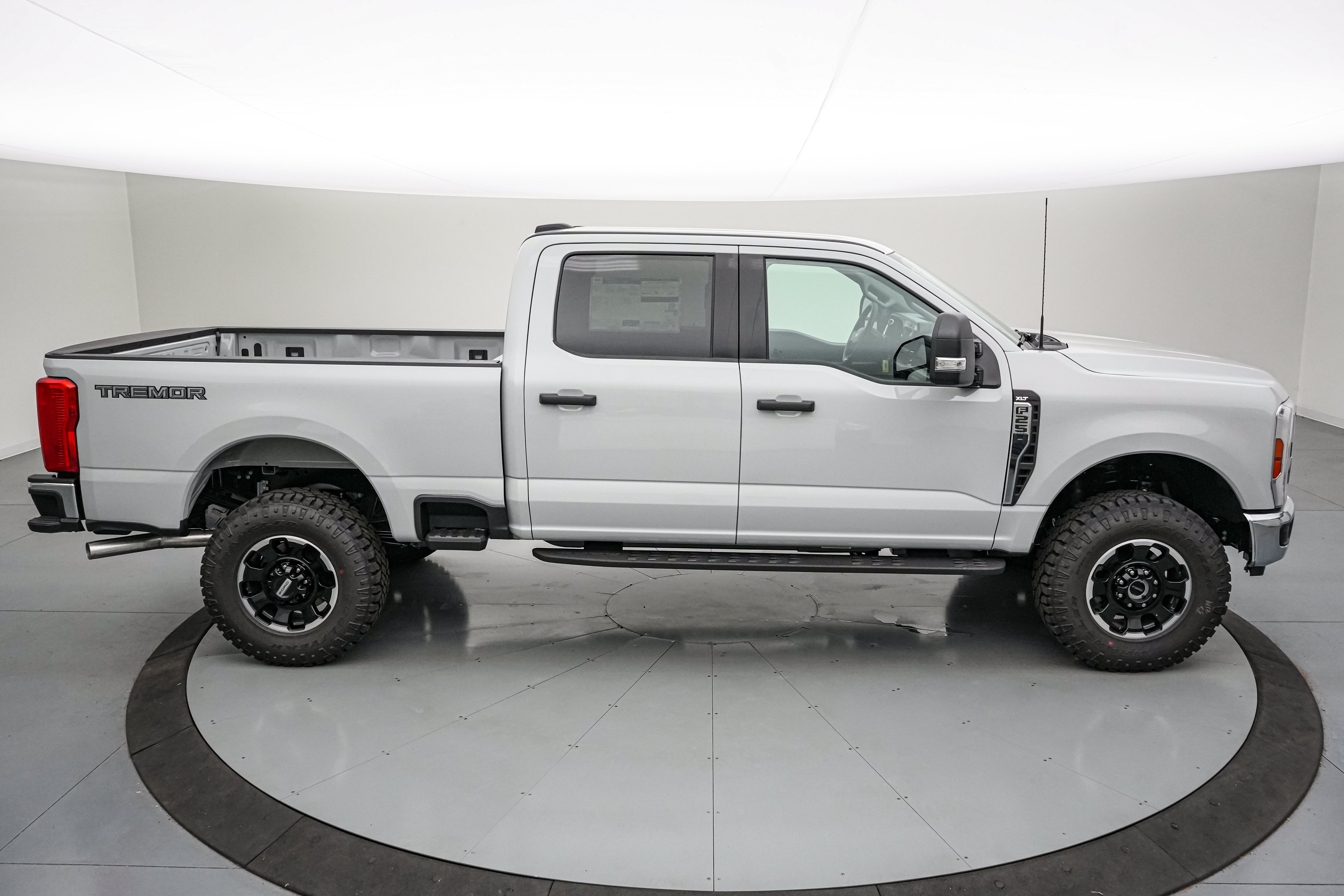 2026 Ford Super Duty F-250 SRW XLT Tremor