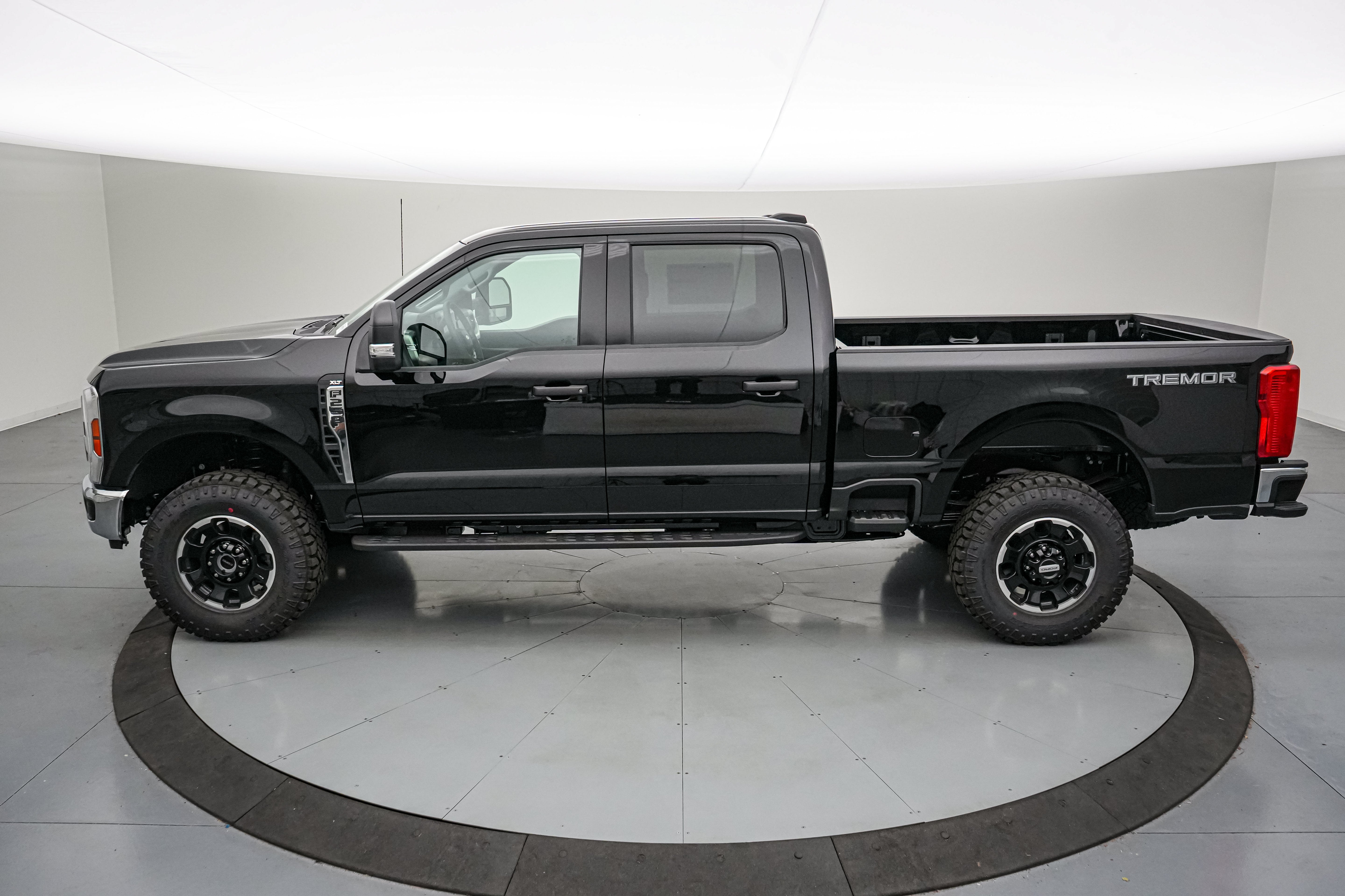 2026 Ford Super Duty F-250 SRW XLT Tremor