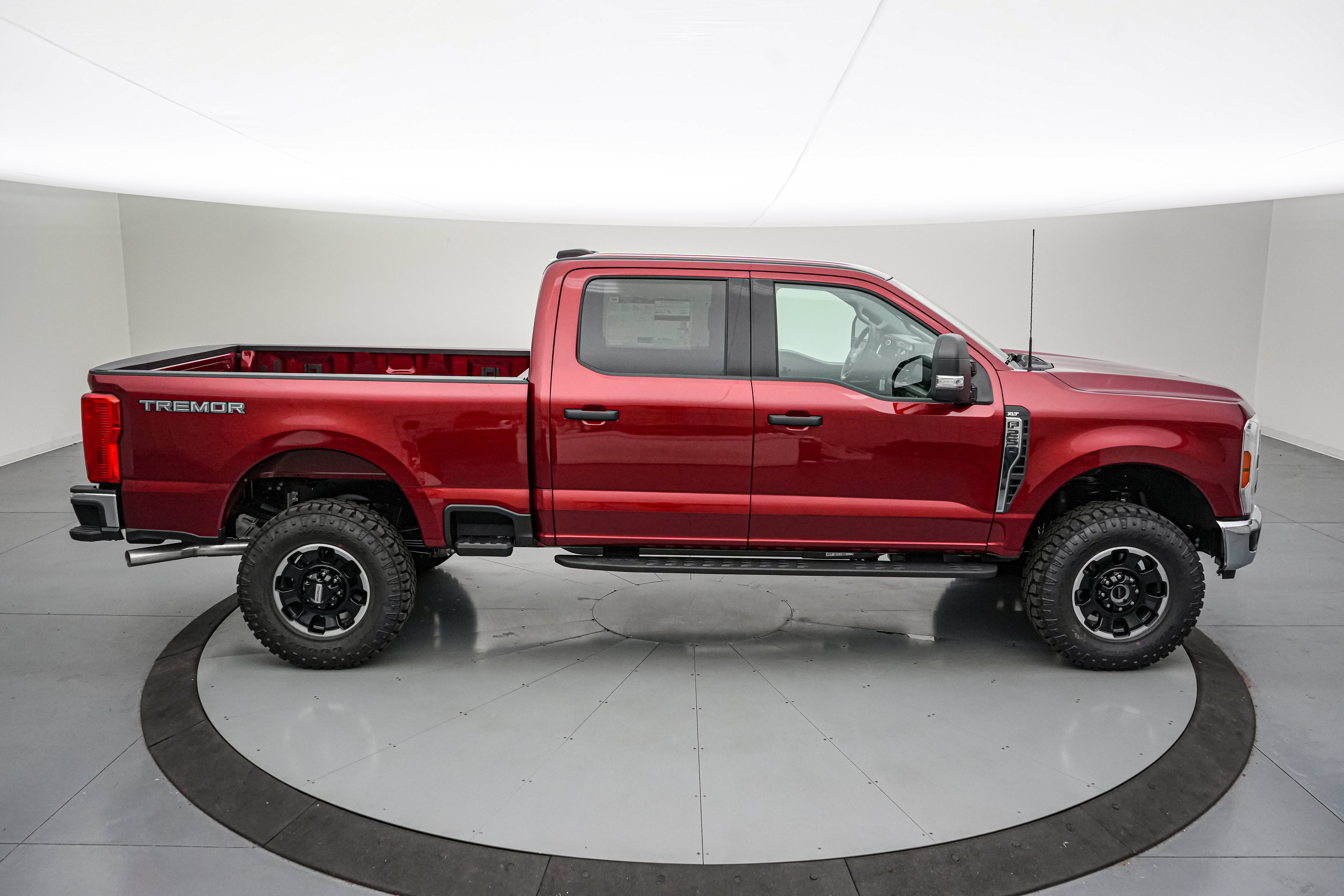 2026 Ford Super Duty F-250 SRW XLT Tremor