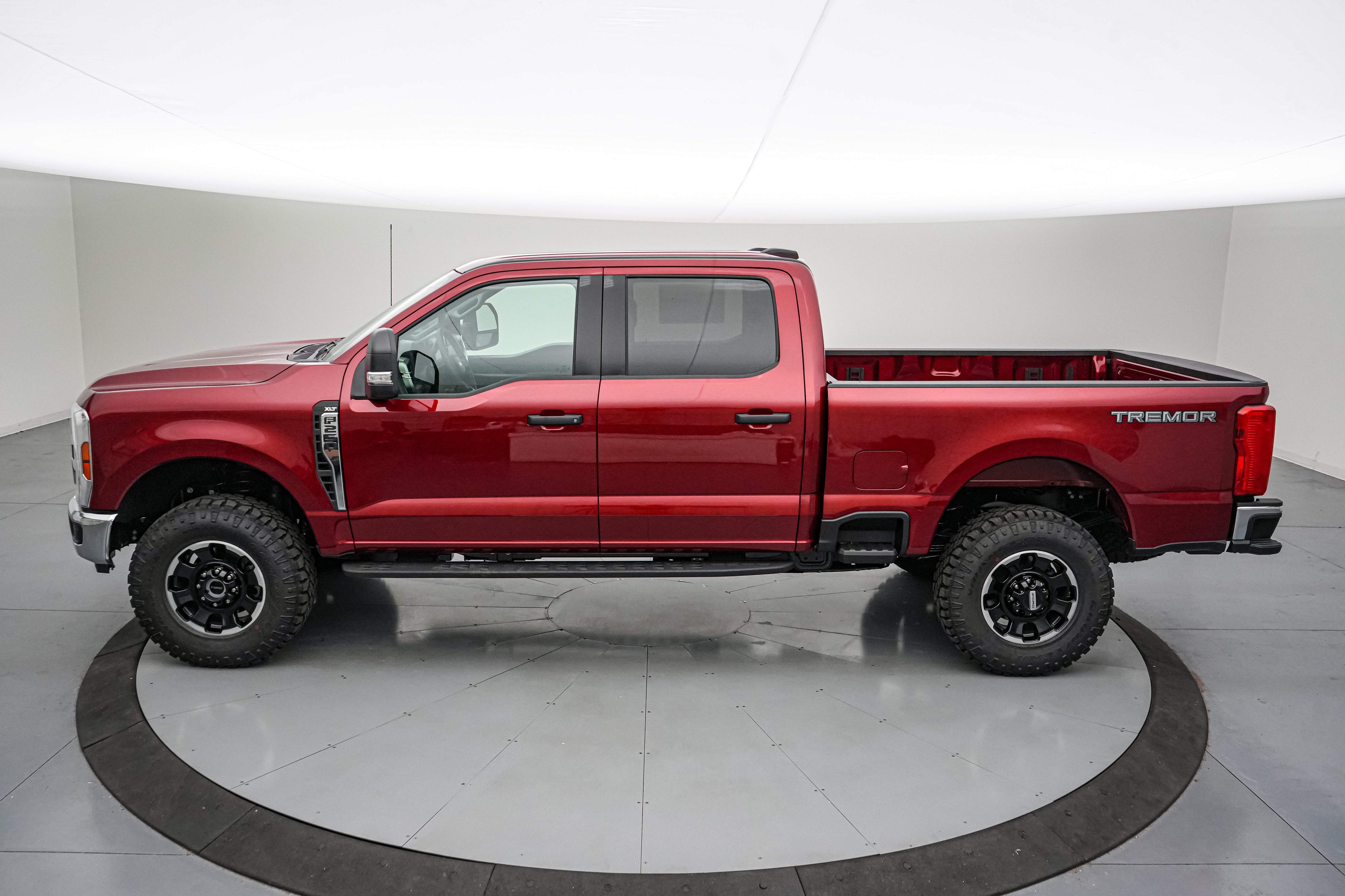 2026 Ford Super Duty F-250 SRW XLT Tremor