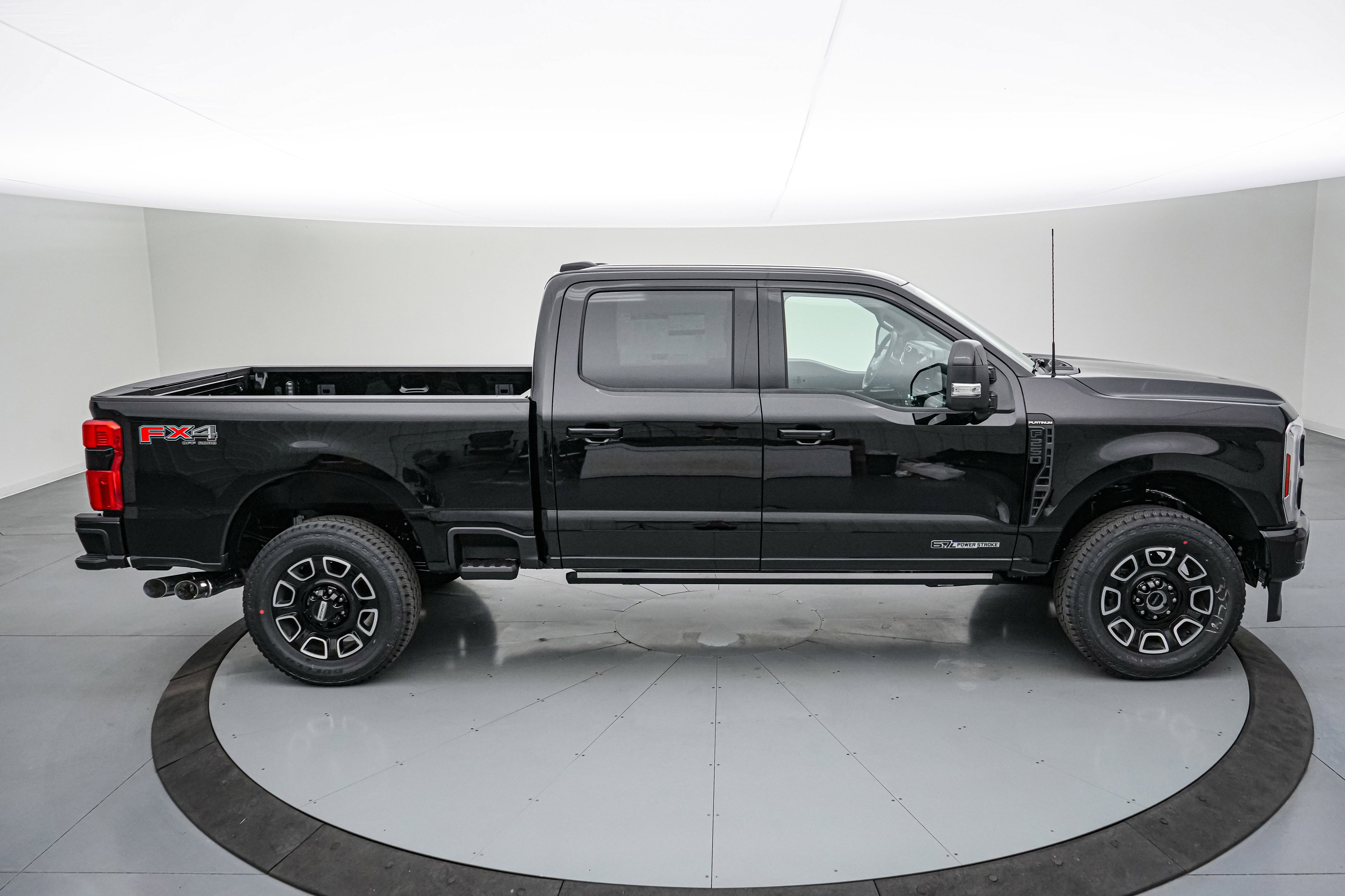 2026 Ford Super Duty F-250 SRW Platinum