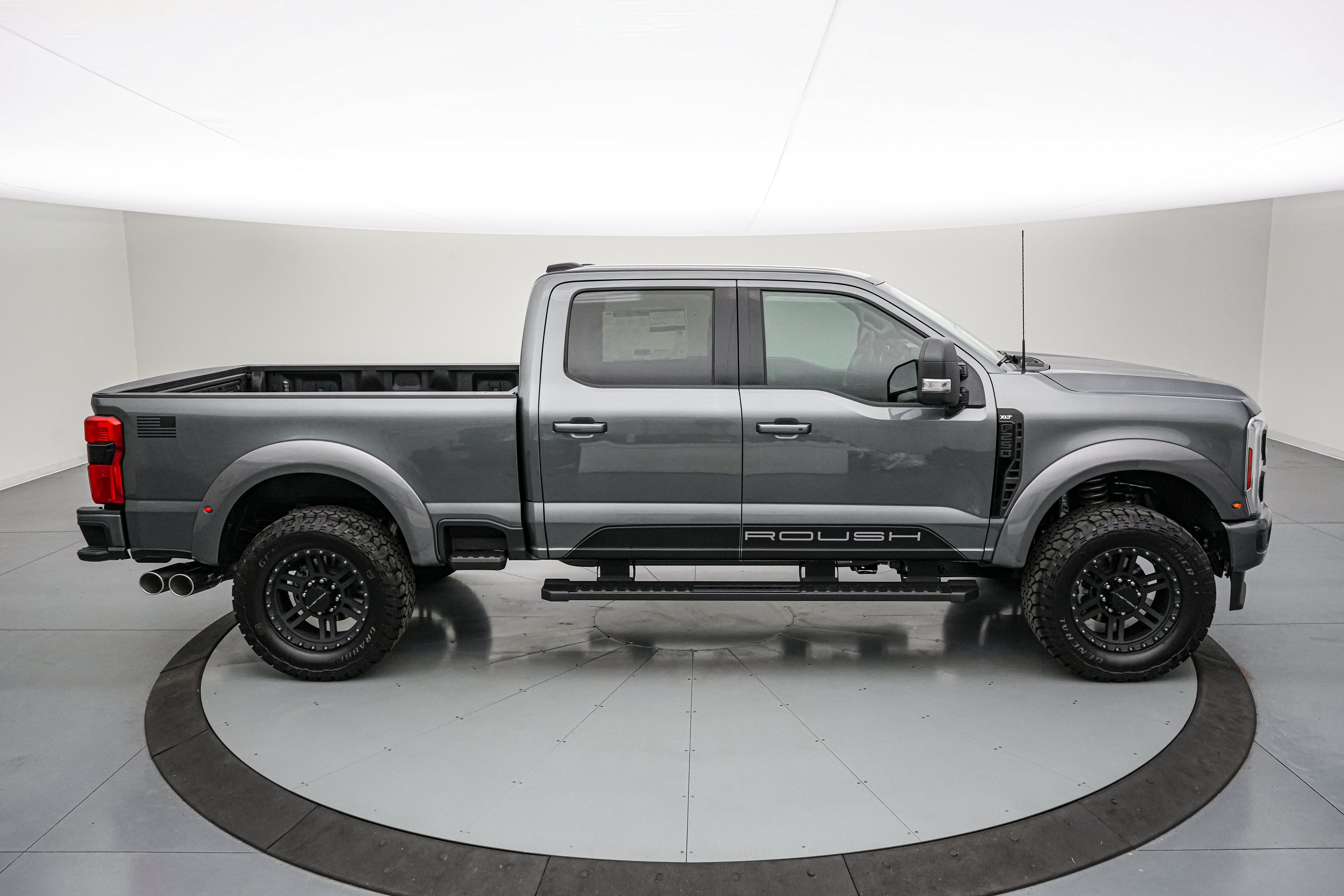 2026 Ford Super Duty F-250 SRW ROUSH XLT