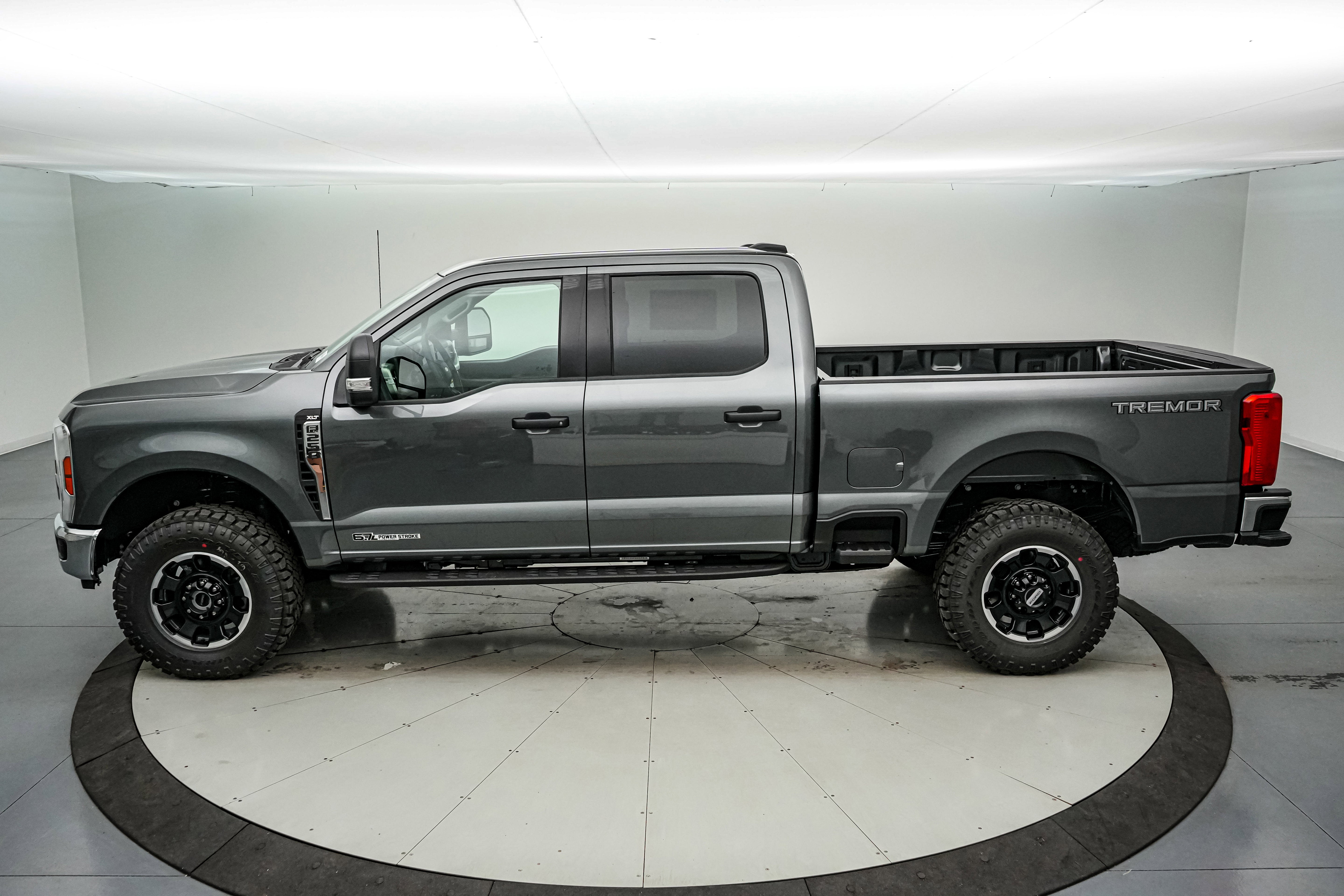 2026 Ford Super Duty F-250 SRW XLT Tremor