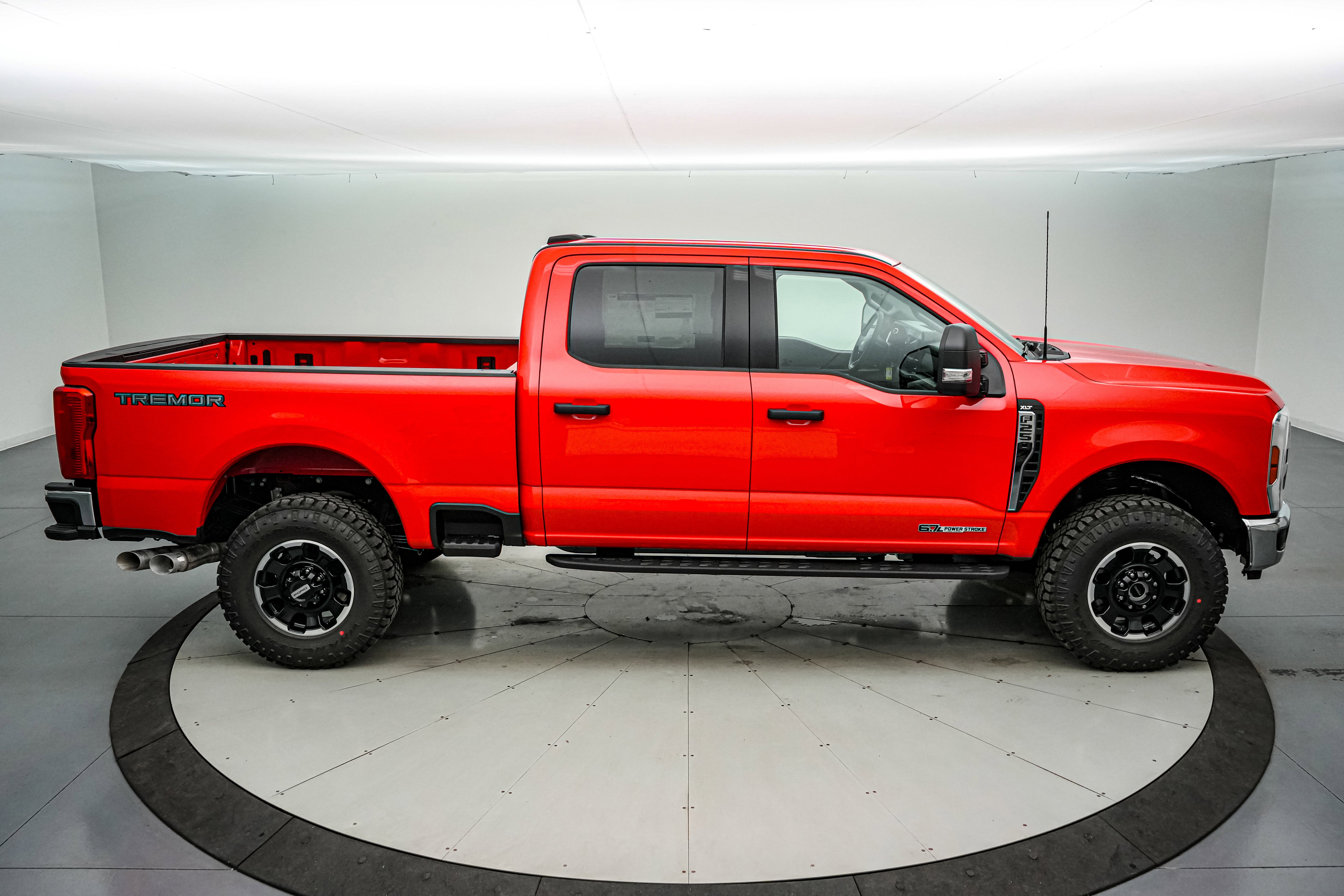 2026 Ford Super Duty F-250 SRW XLT Tremor