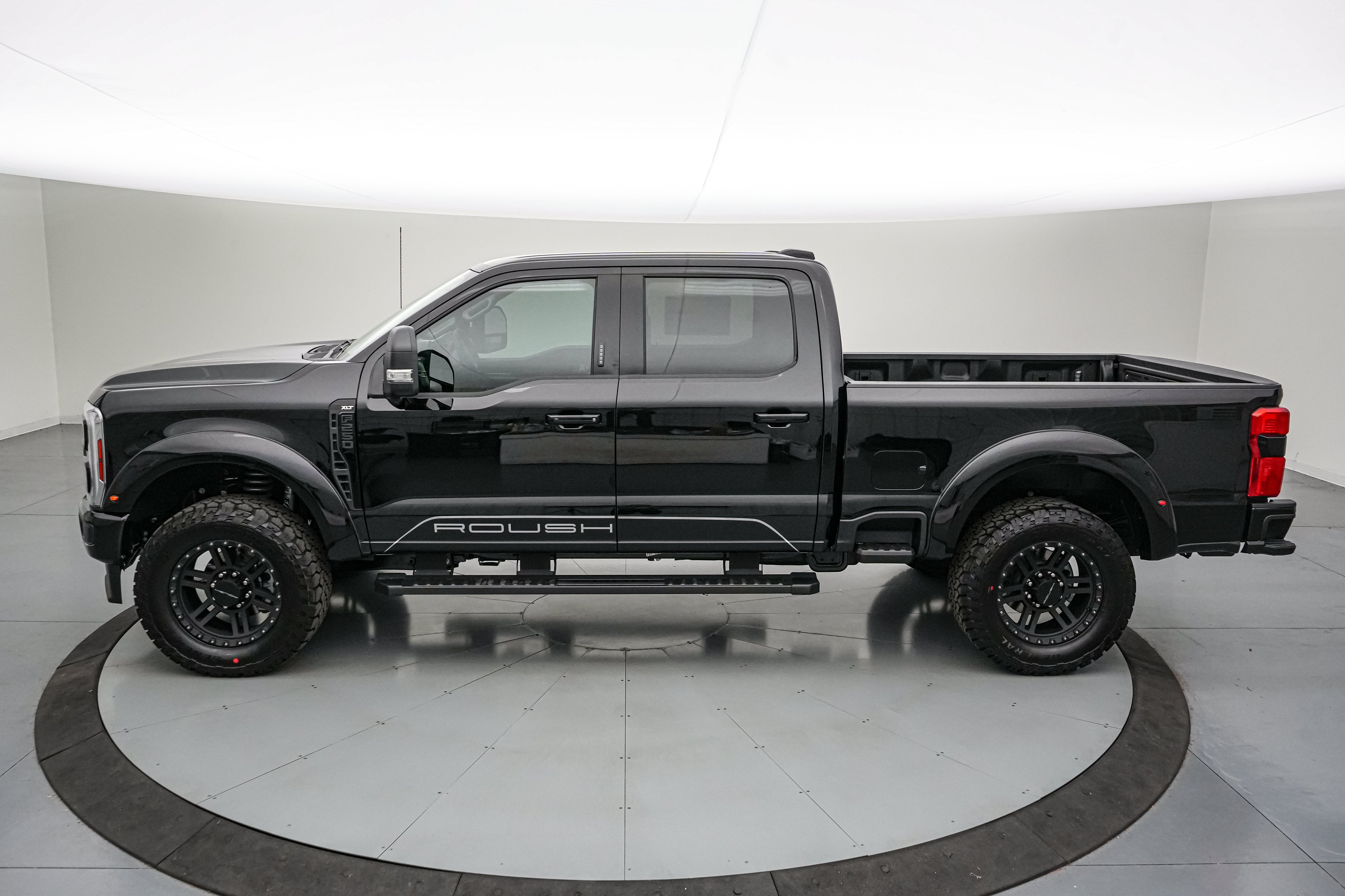 2026 Ford Super Duty F-250 SRW ROUSH XLT