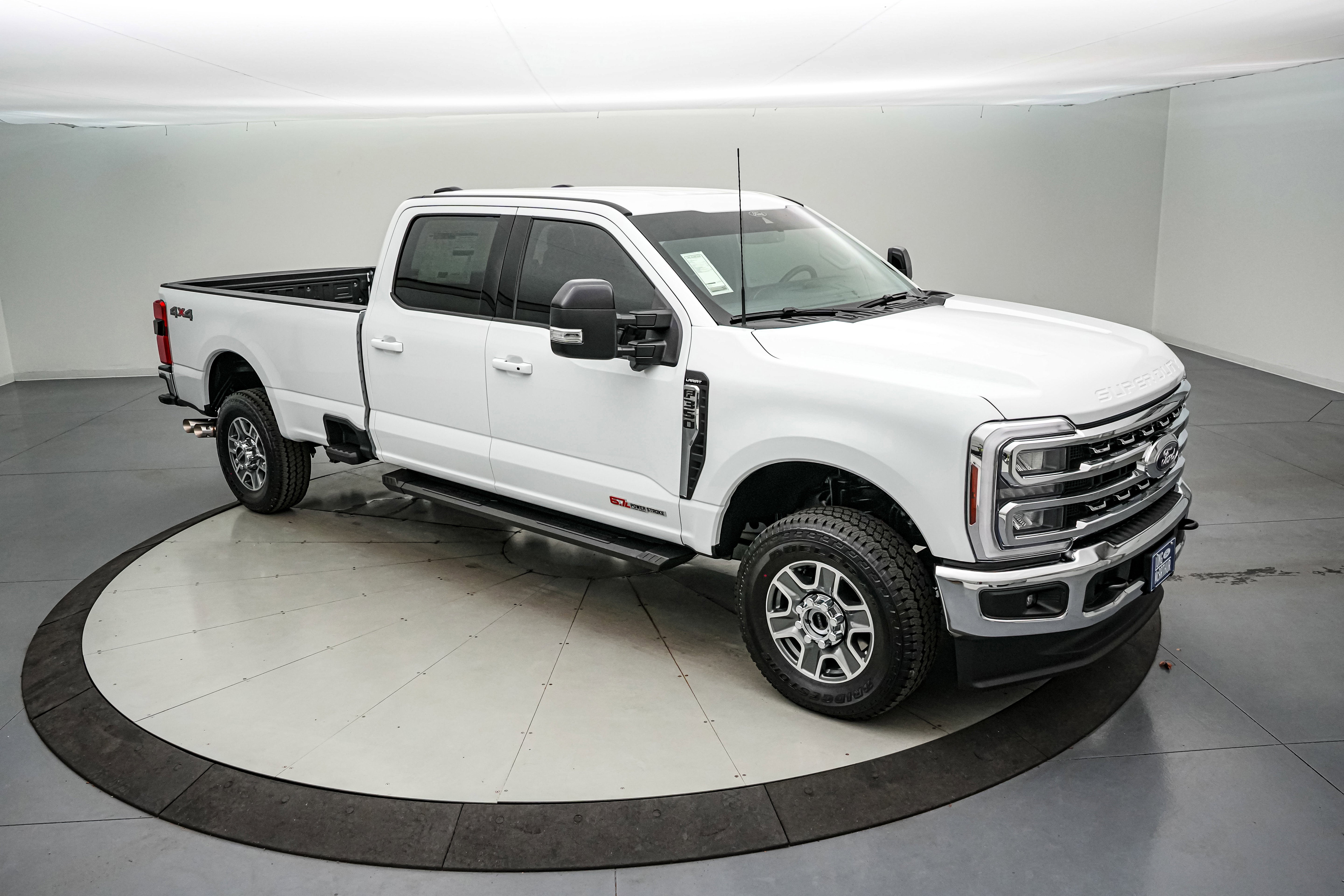 2026 Ford Super Duty F-350 SRW LARIAT