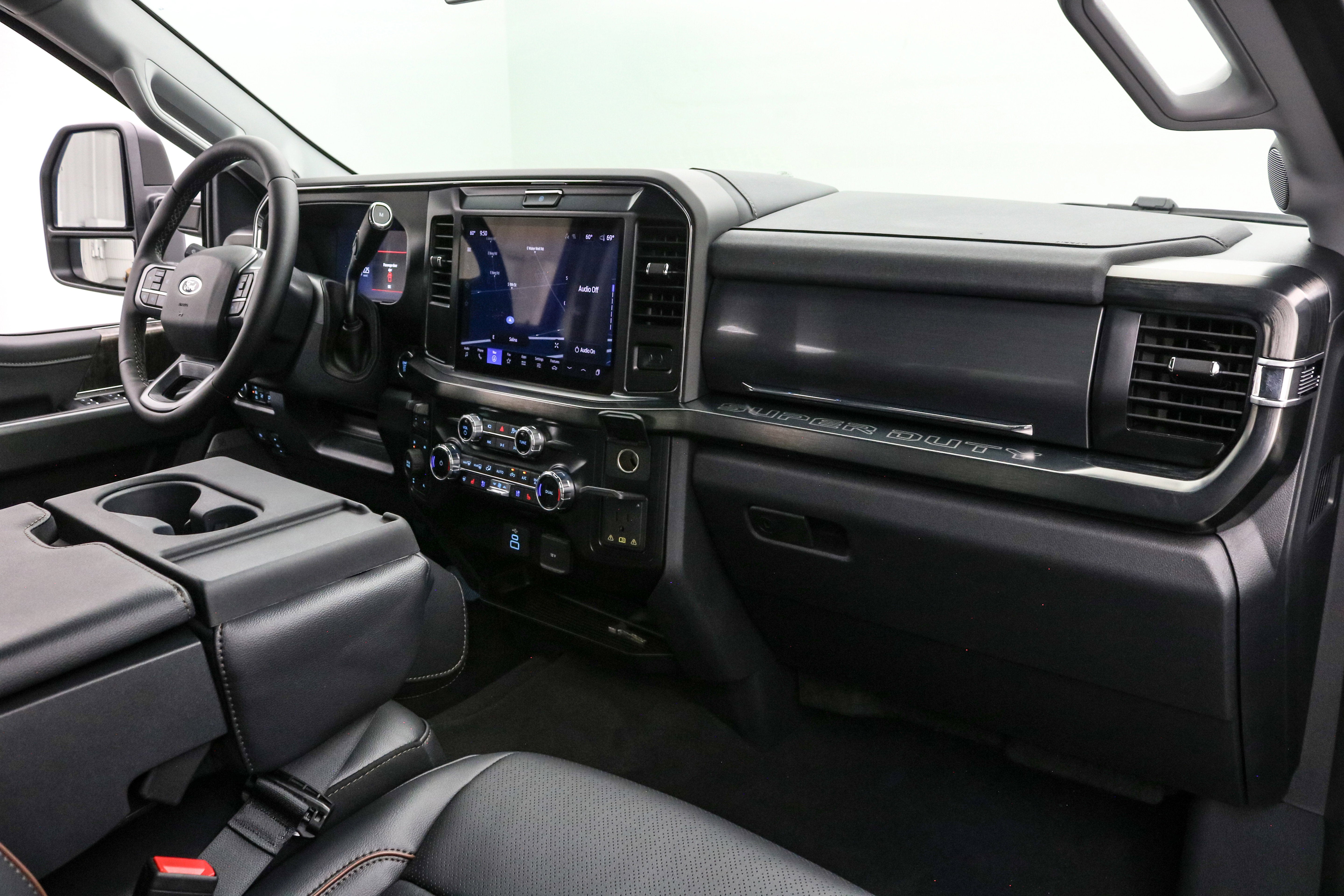 2026 Ford Super Duty F-350 SRW LARIAT