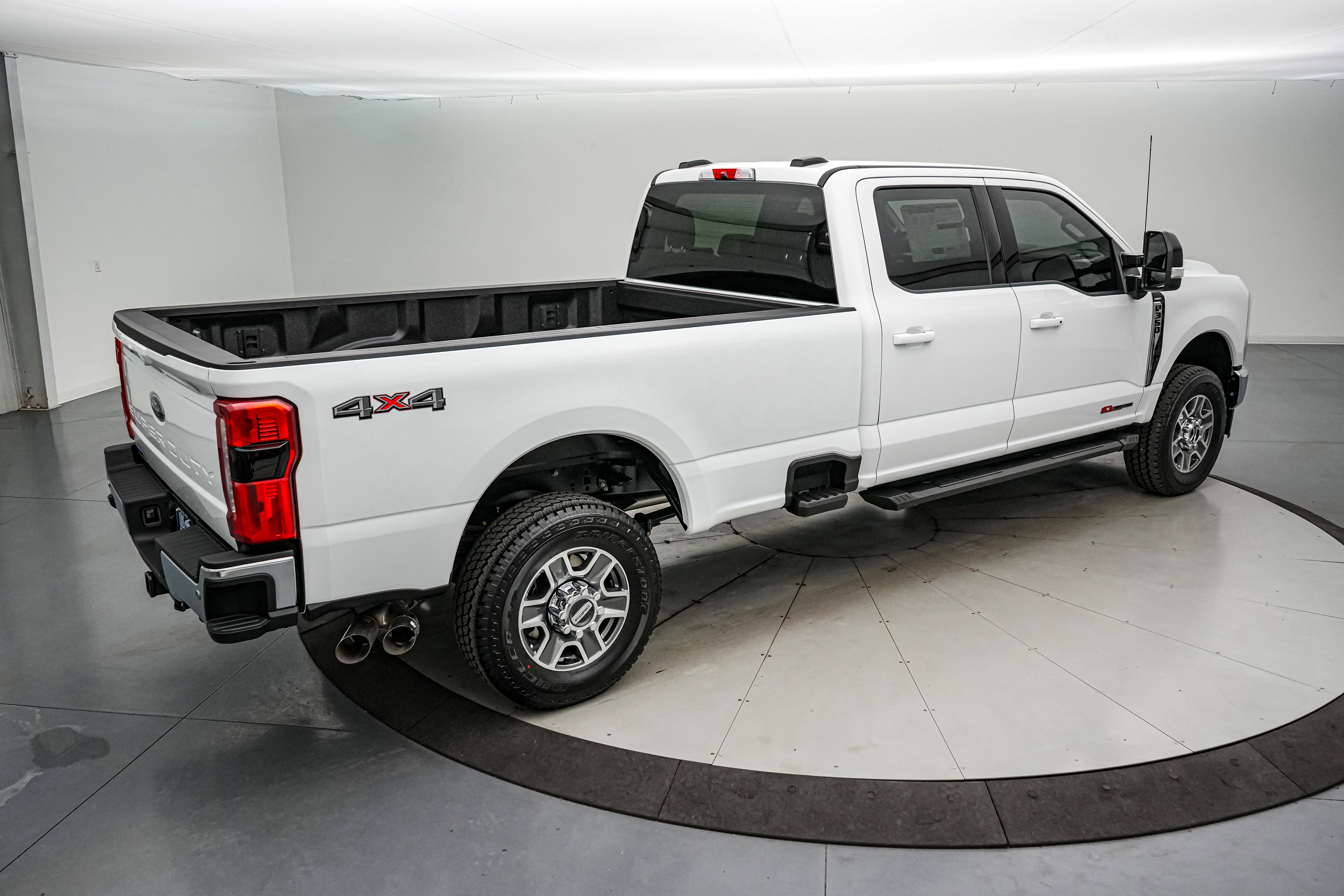 2026 Ford Super Duty F-350 SRW LARIAT