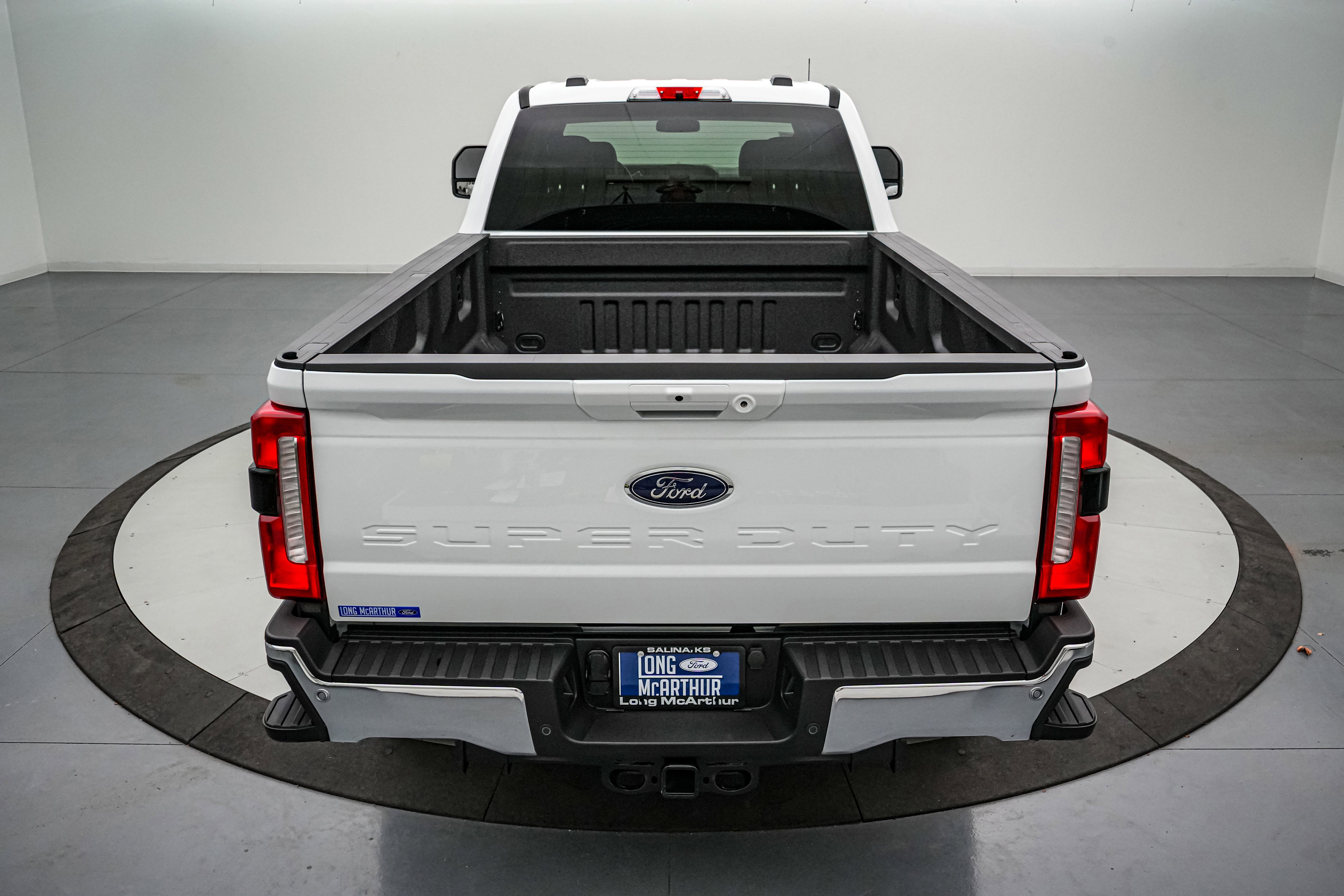 2026 Ford Super Duty F-350 SRW LARIAT