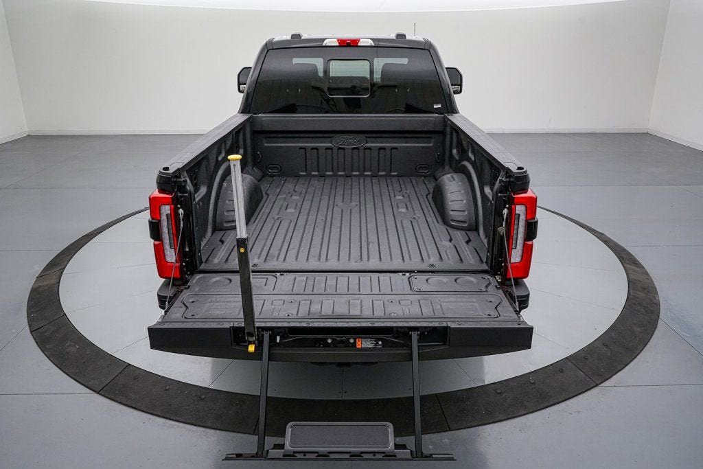 2025 Ford Super Duty F-350 SRW Platinum