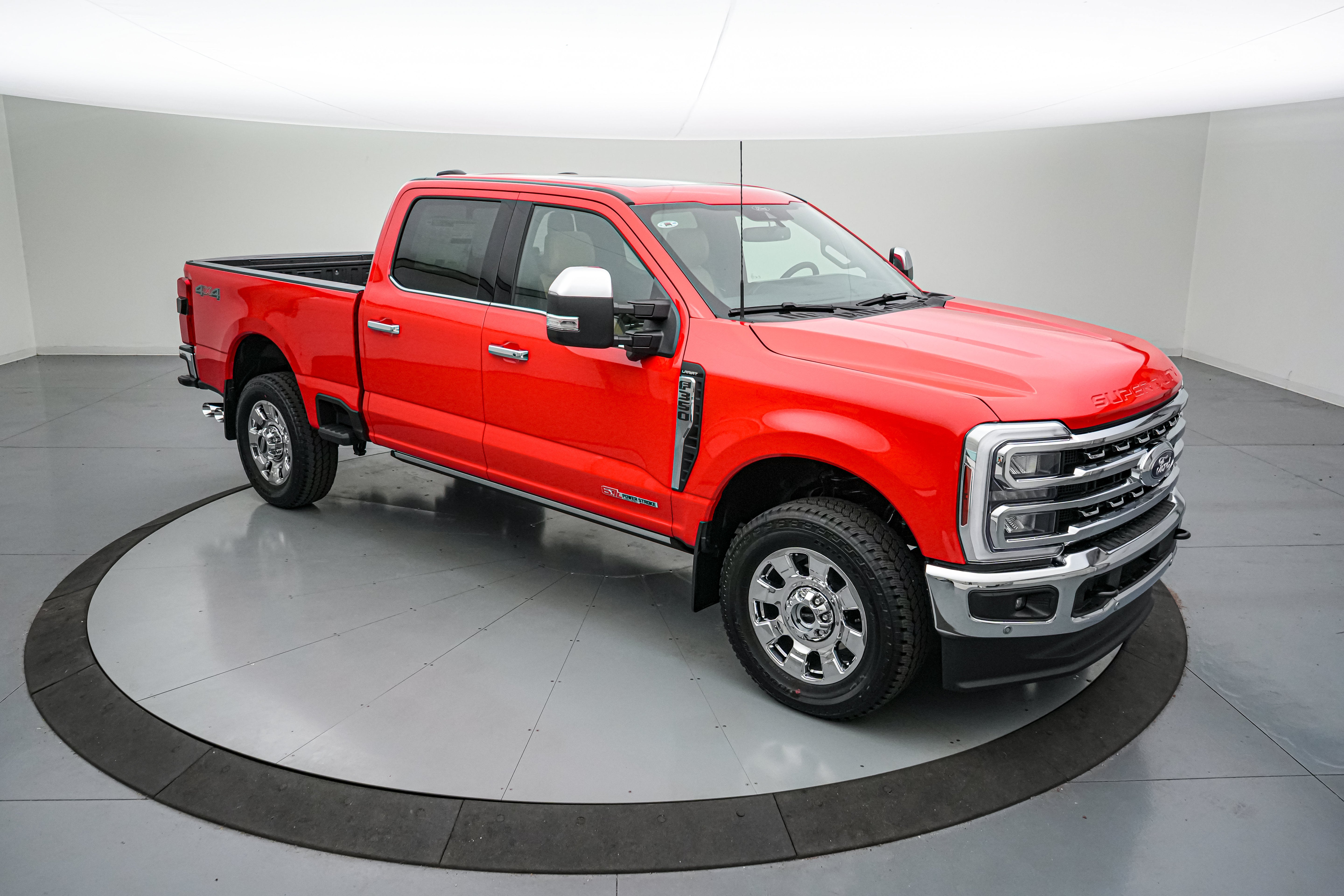 2026 Ford Super Duty F-350 SRW LARIAT