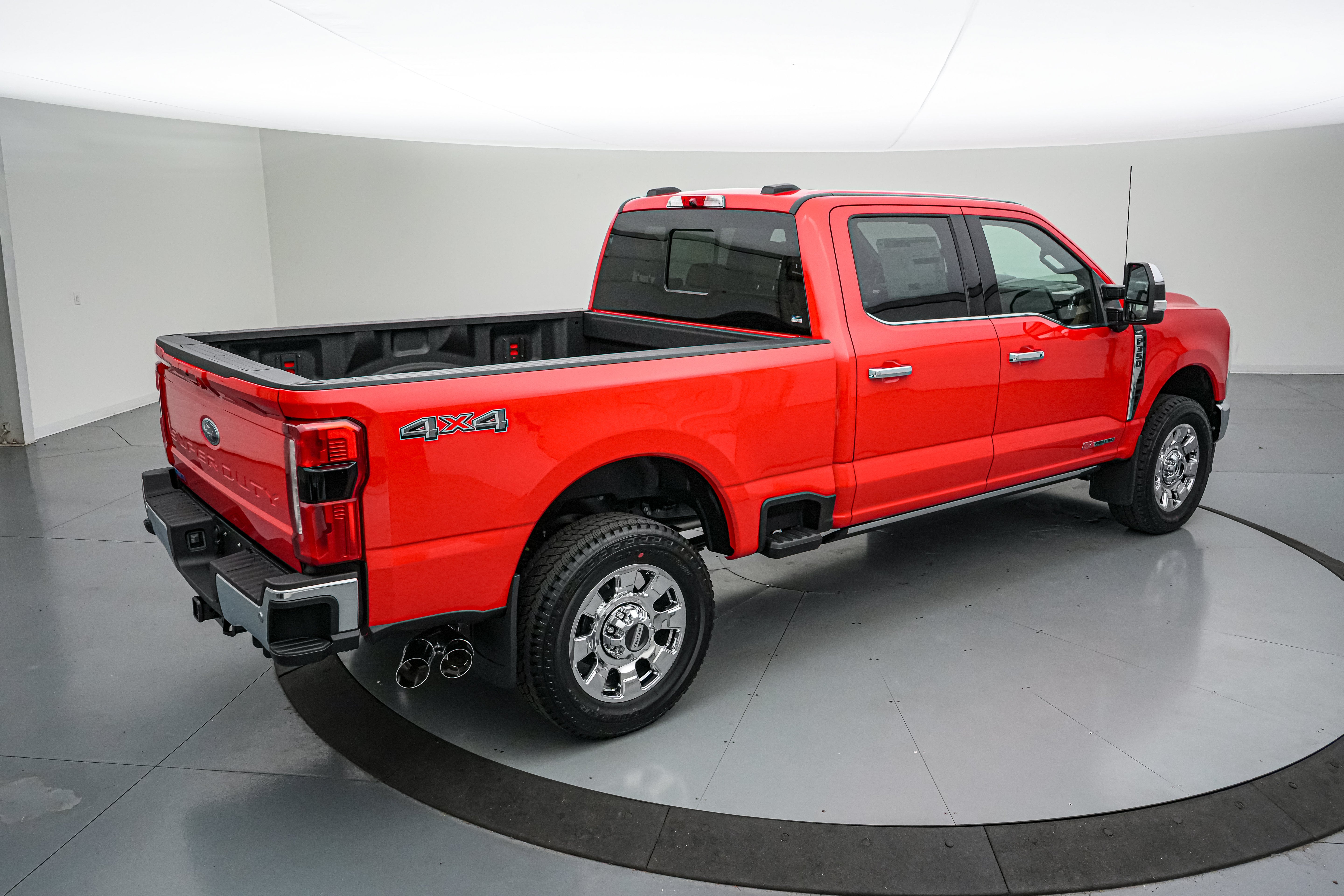 2026 Ford Super Duty F-350 SRW LARIAT