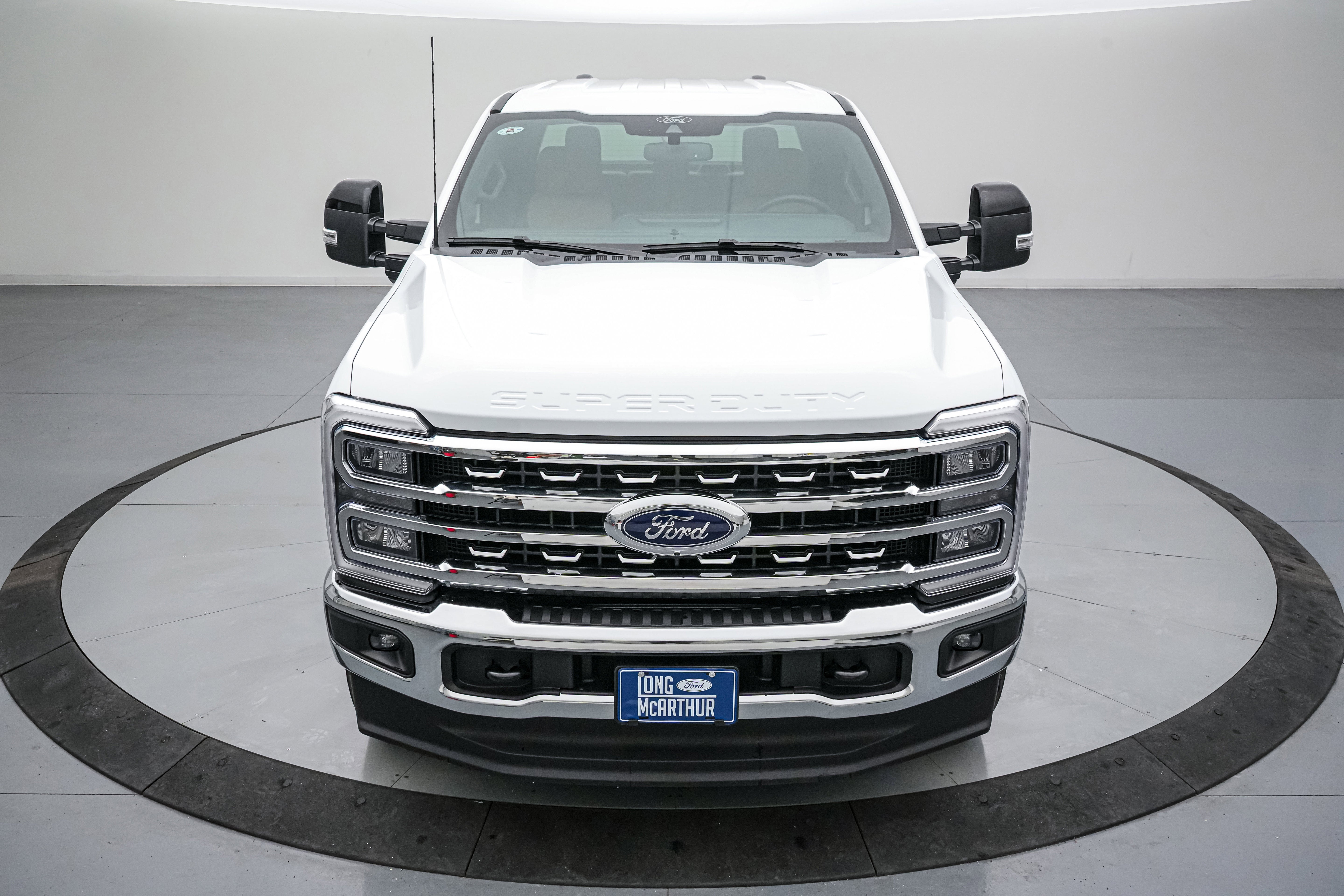2026 Ford Super Duty F-350 SRW LARIAT