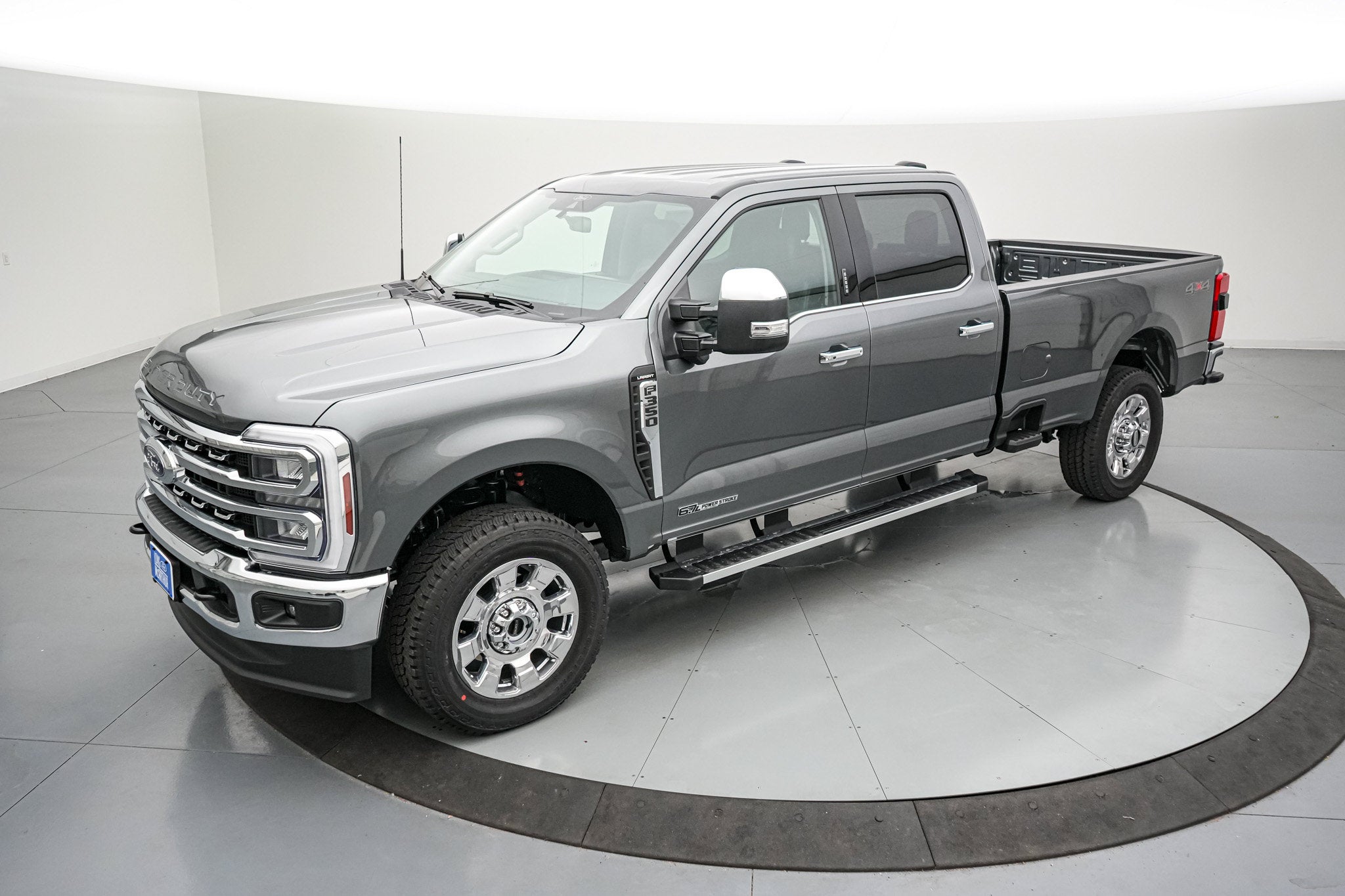 2026 Ford Super Duty F-350 SRW LARIAT