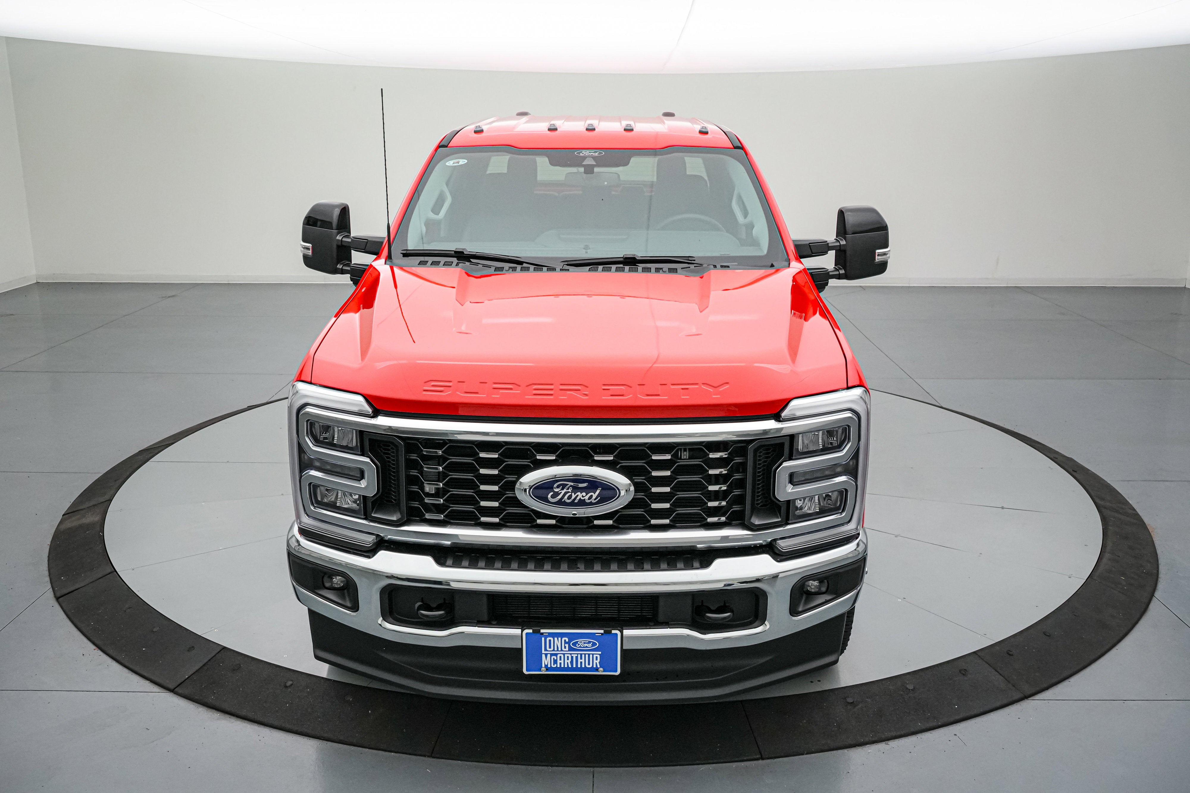 2026 Ford Super Duty F-350 DRW LARIAT