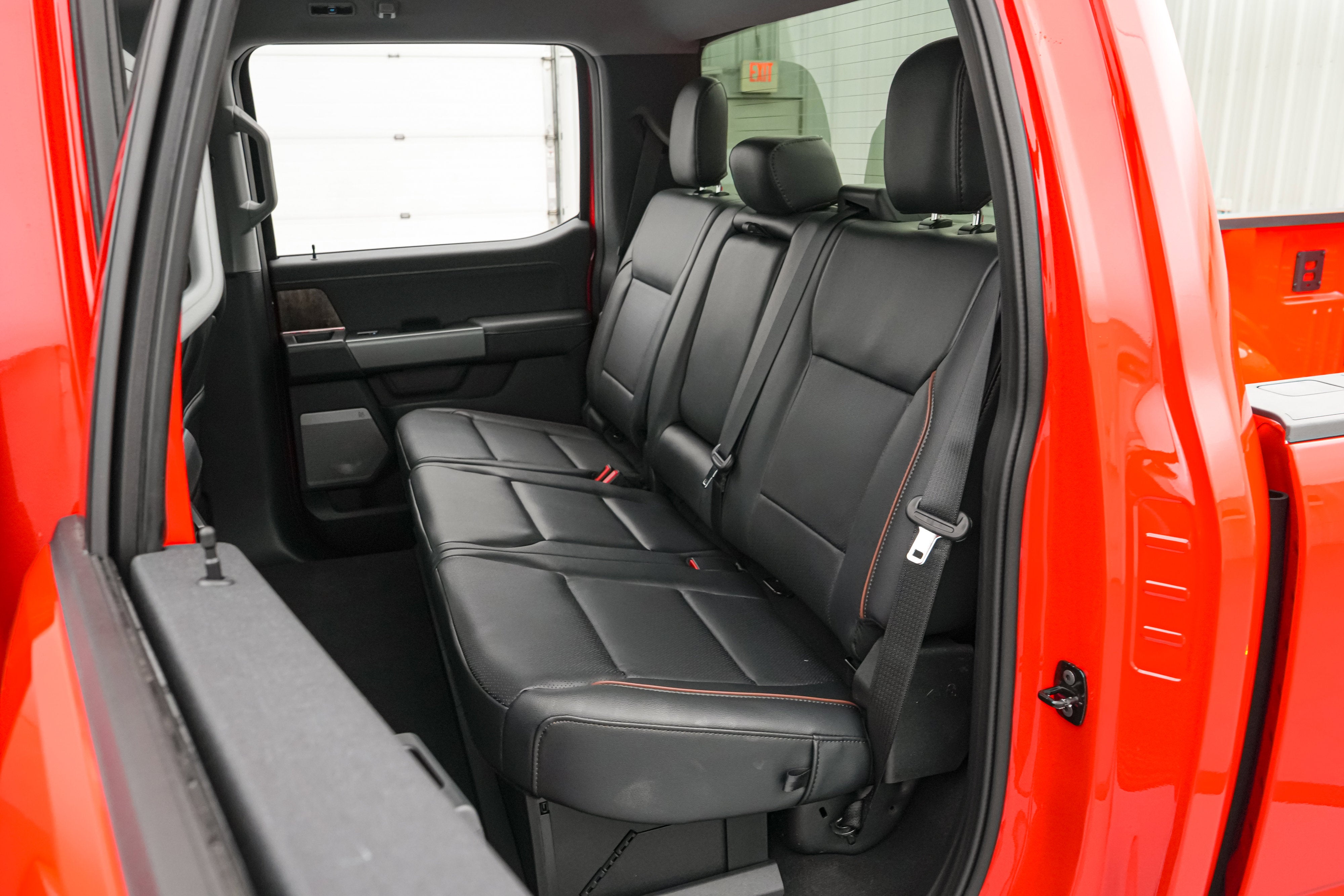 2026 Ford Super Duty F-350 DRW LARIAT