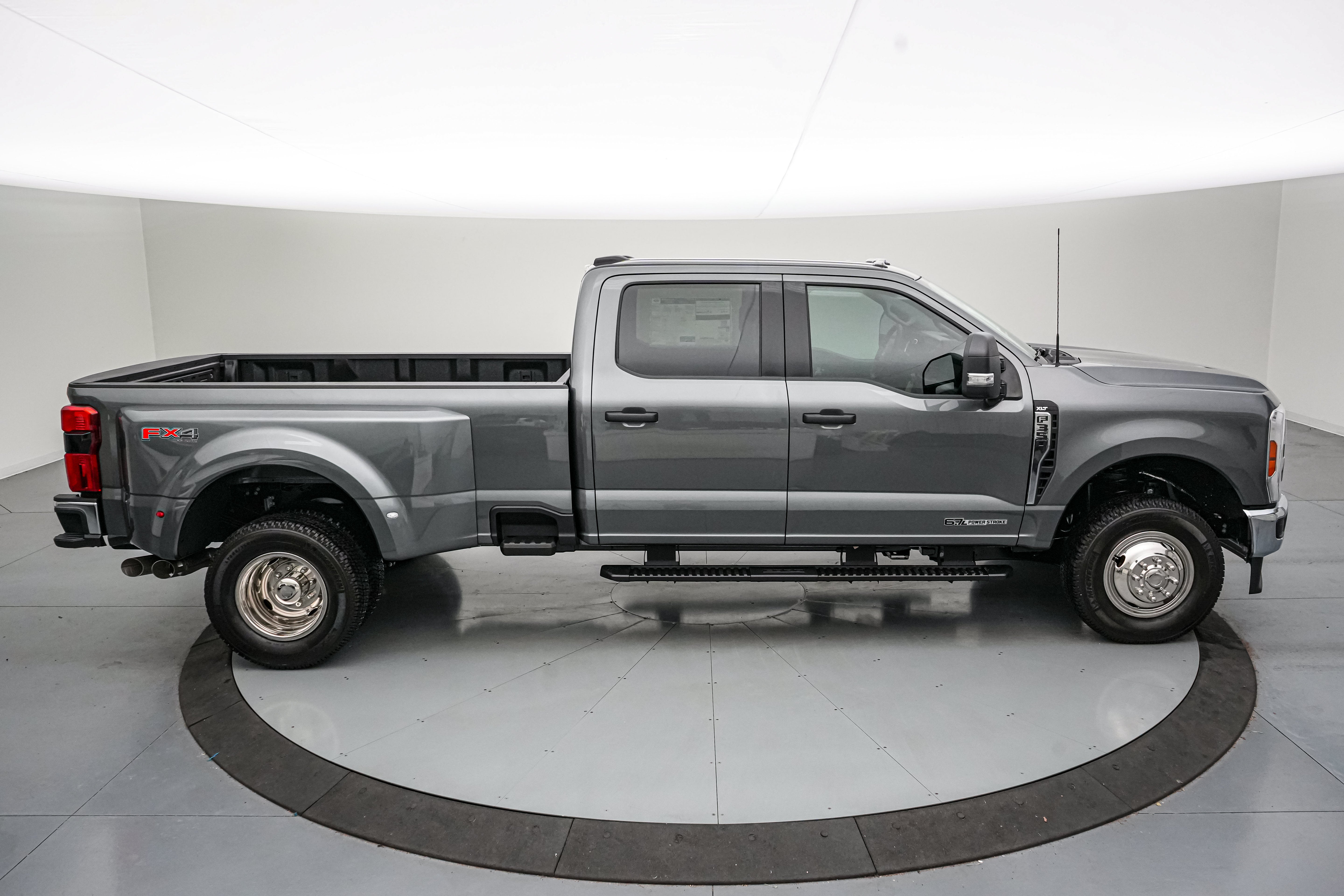 2026 Ford Super Duty F-350 DRW XLT Special Edition
