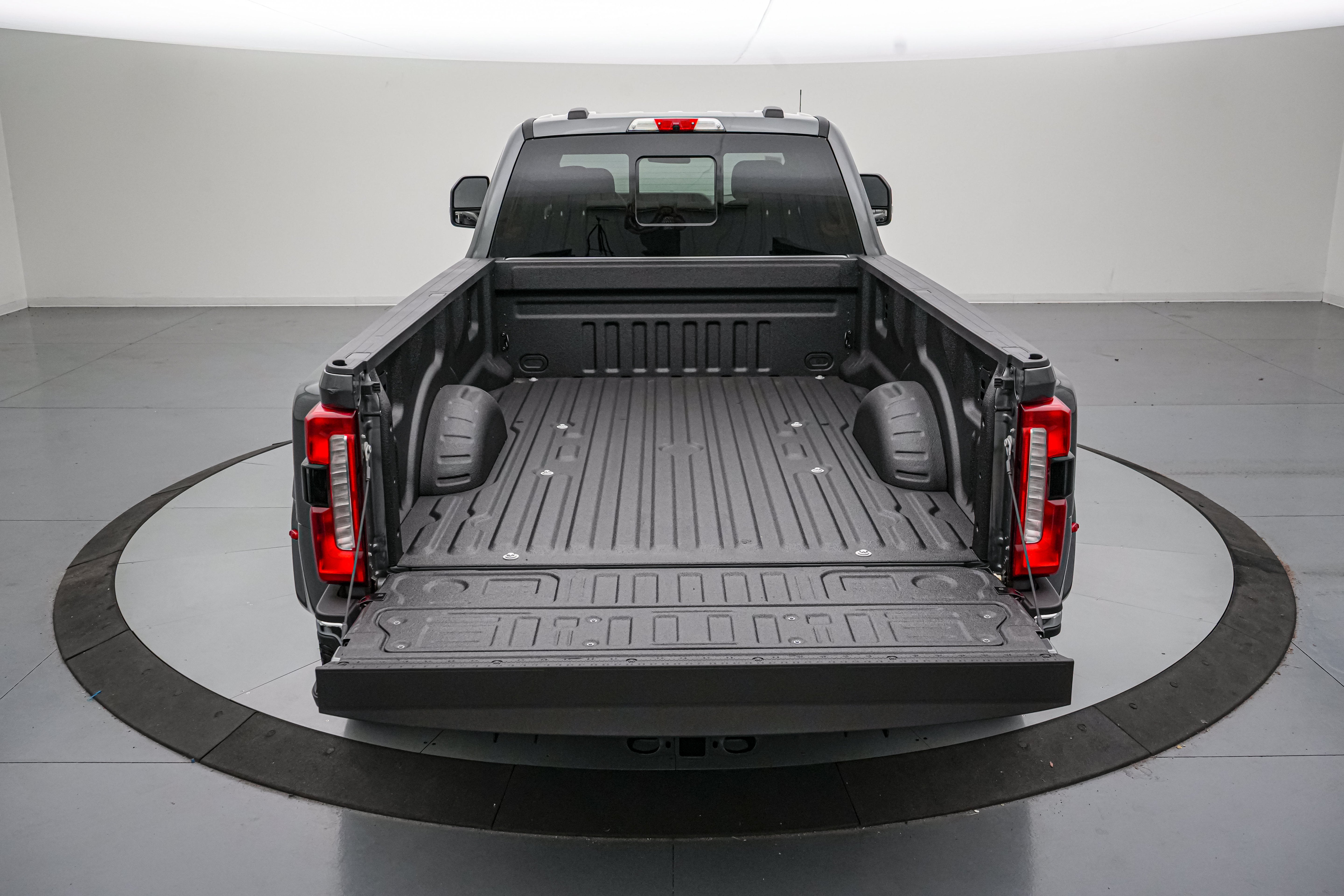 2026 Ford Super Duty F-350 DRW XLT Special Edition