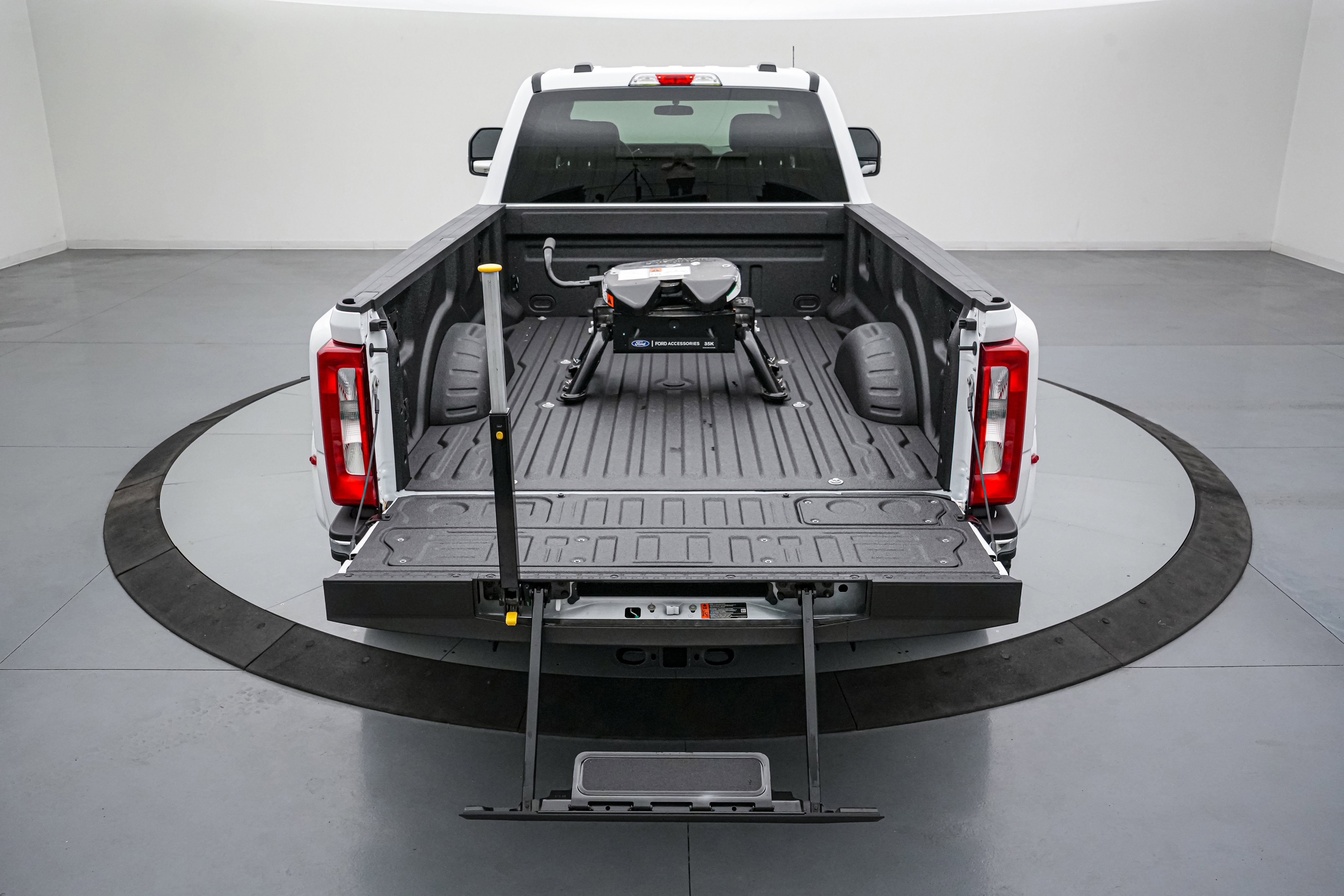 2026 Ford Super Duty F-350 DRW XLT