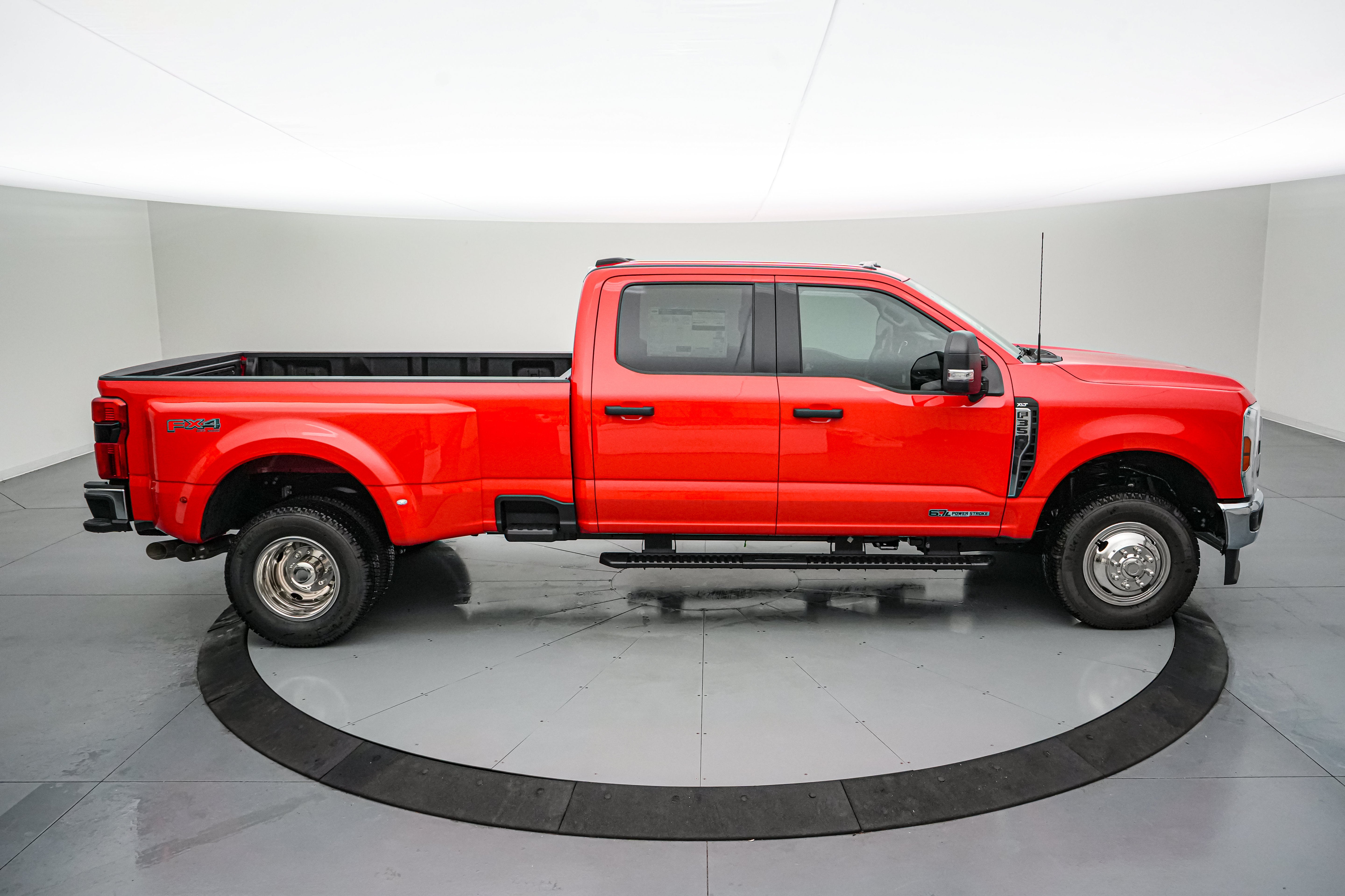 2026 Ford Super Duty F-350 DRW XLT Special Edition