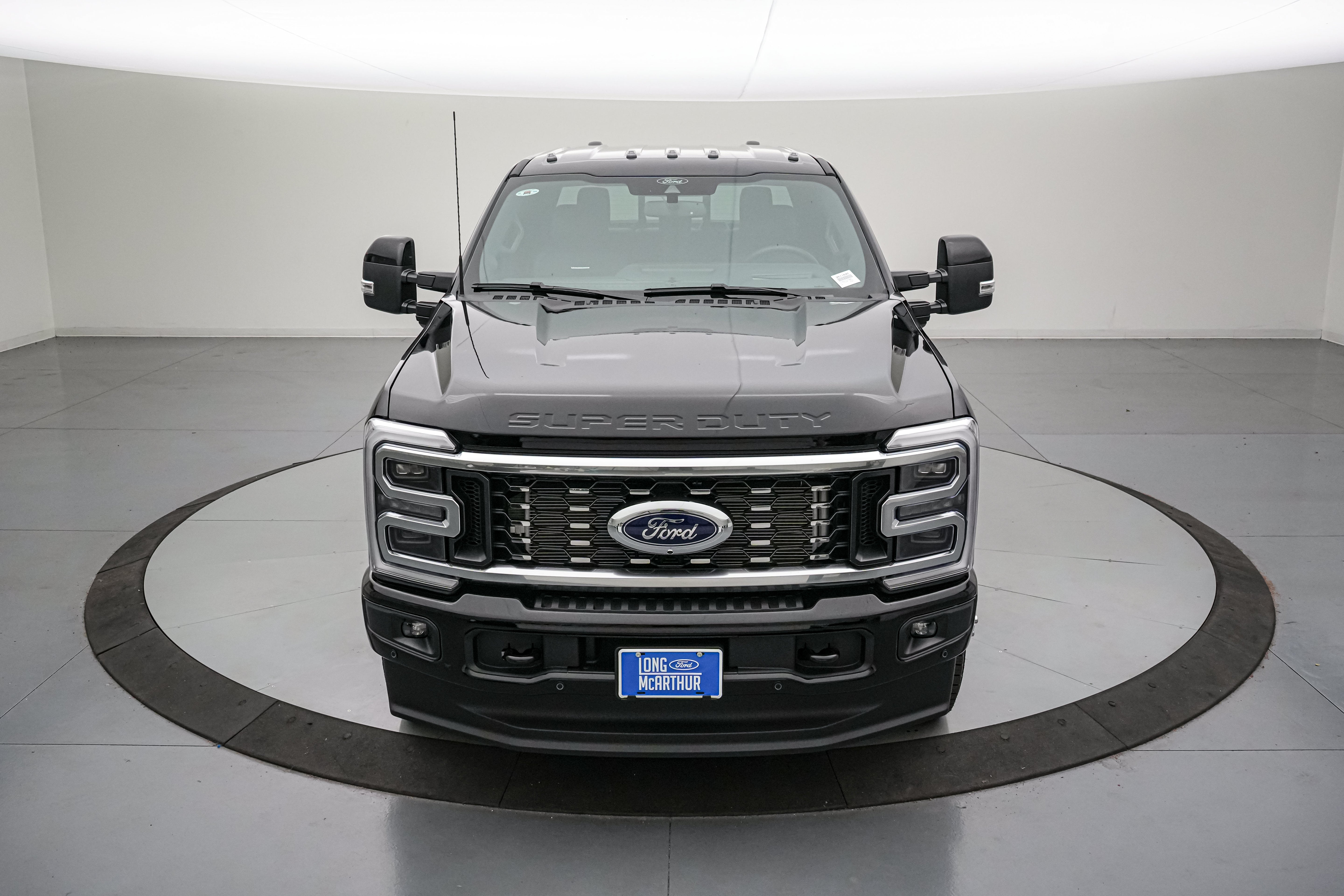2026 Ford Super Duty F-350 DRW Platinum