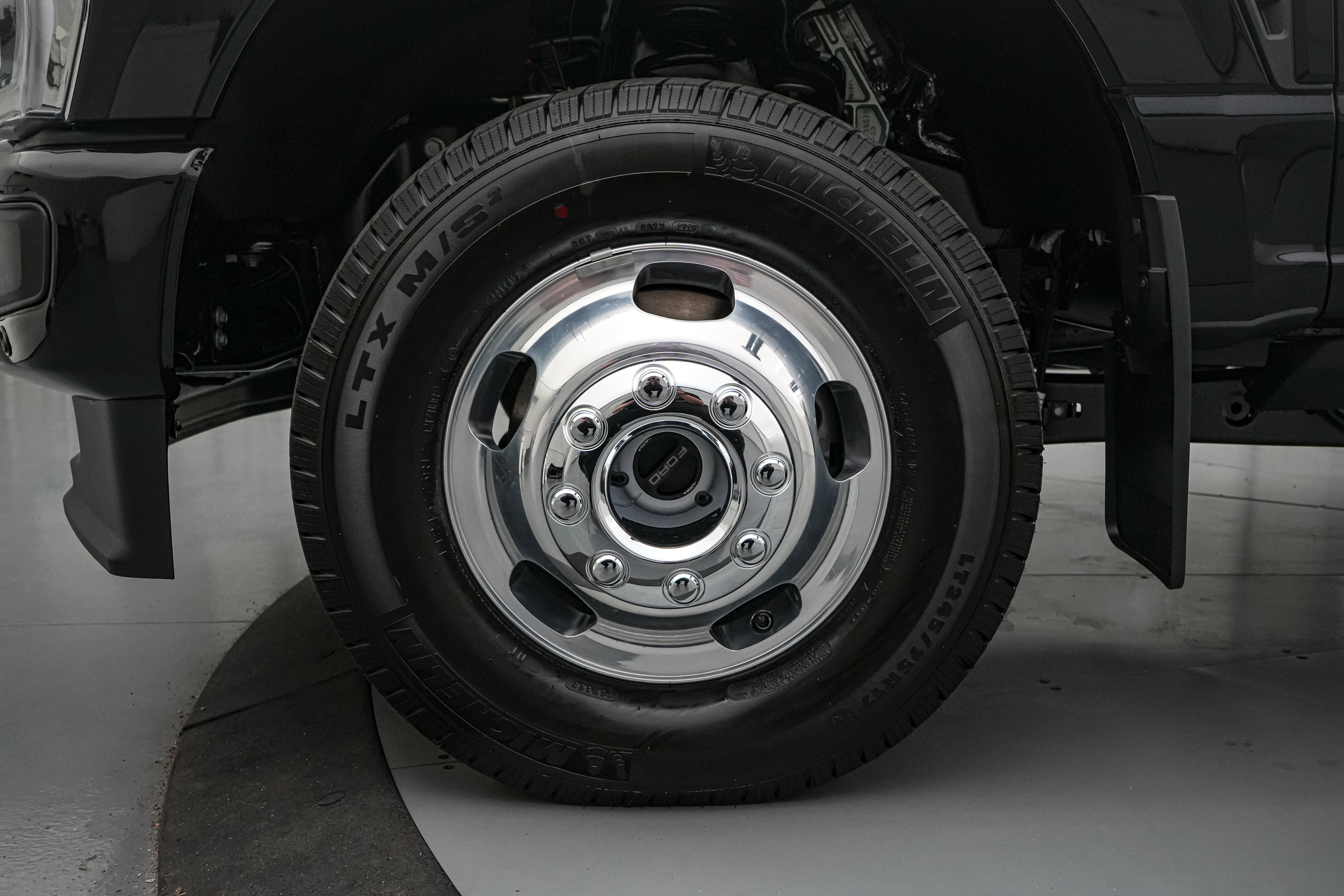 2026 Ford Super Duty F-350 DRW Platinum