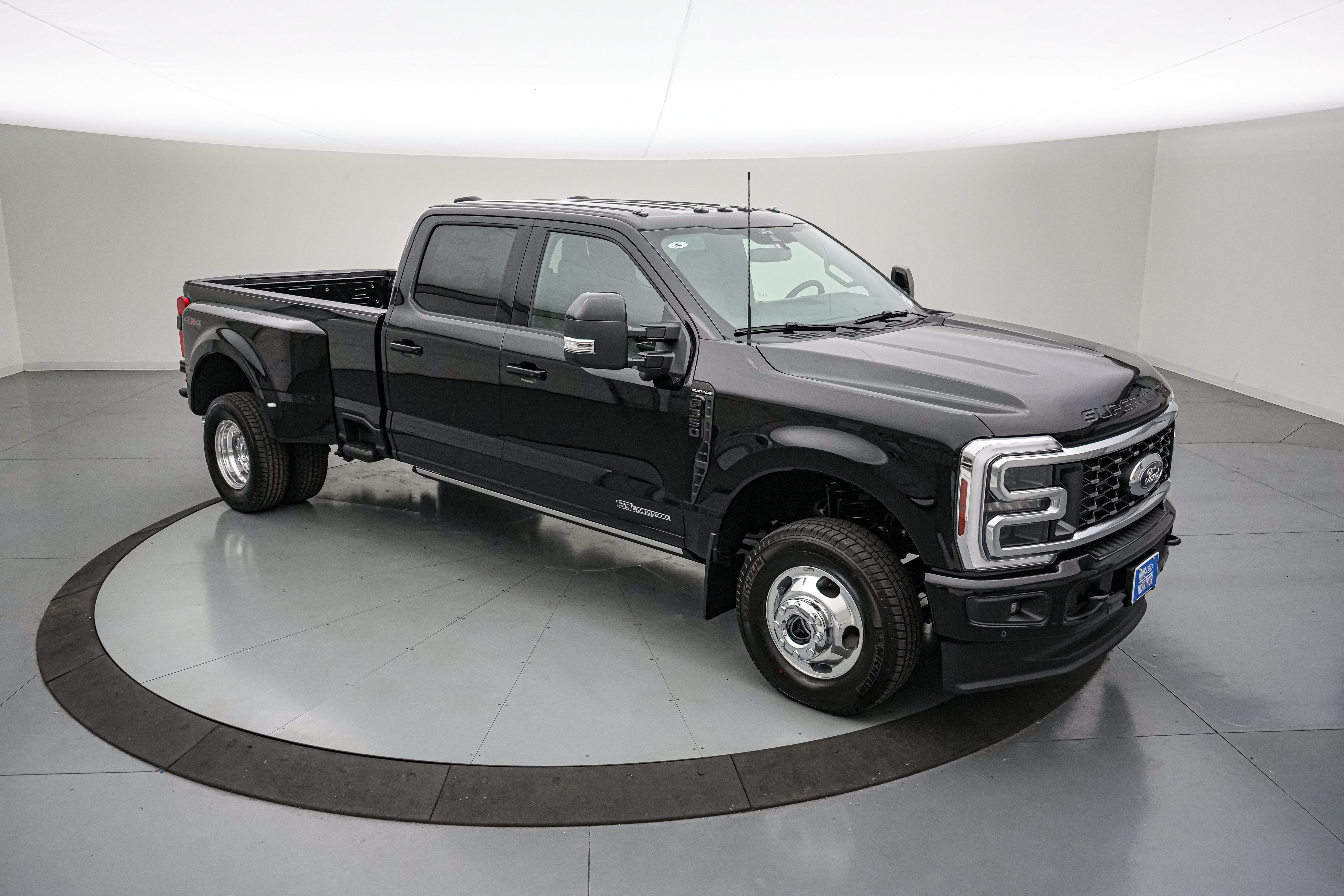 2026 Ford Super Duty F-350 DRW Platinum