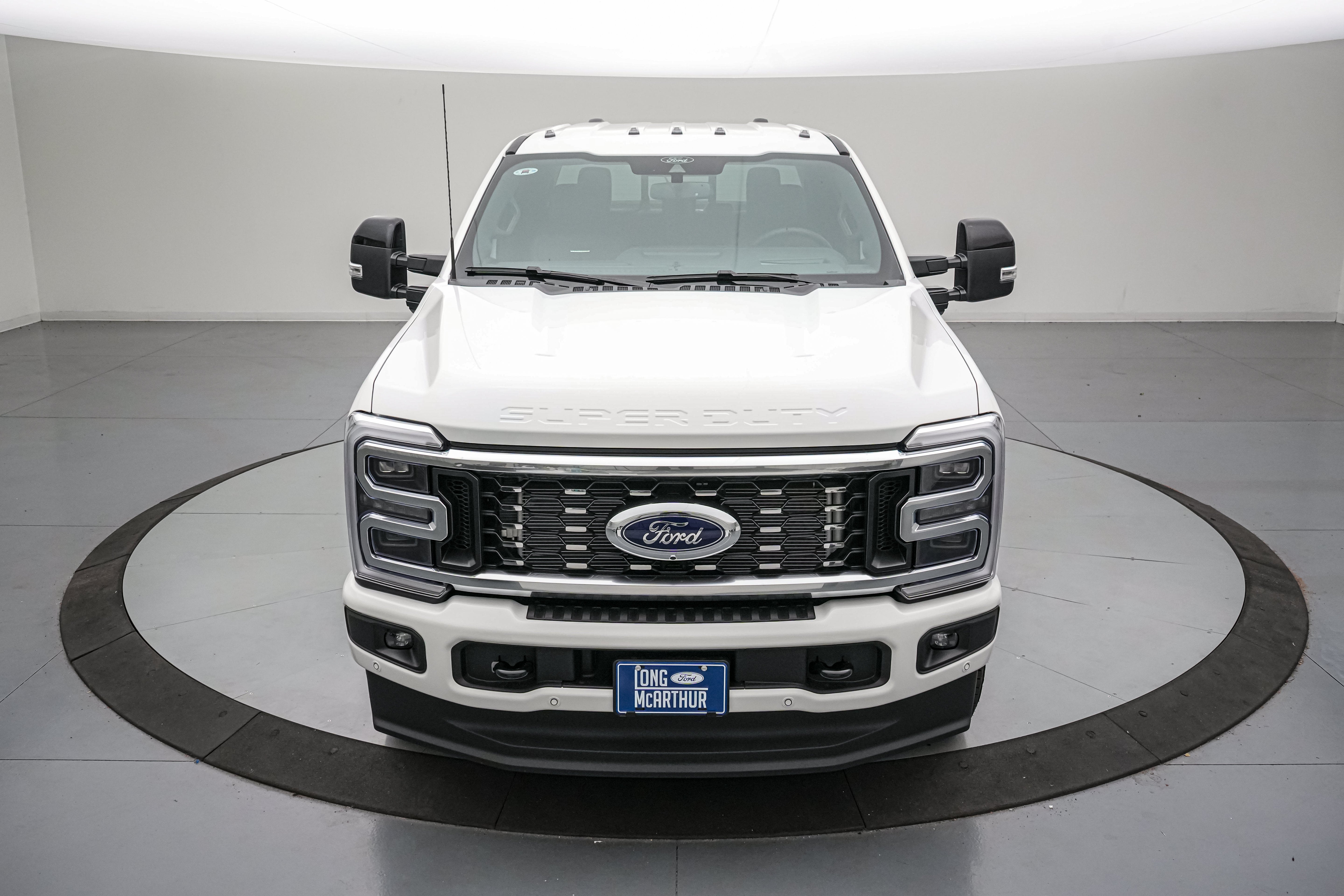 2026 Ford Super Duty F-350 DRW Platinum