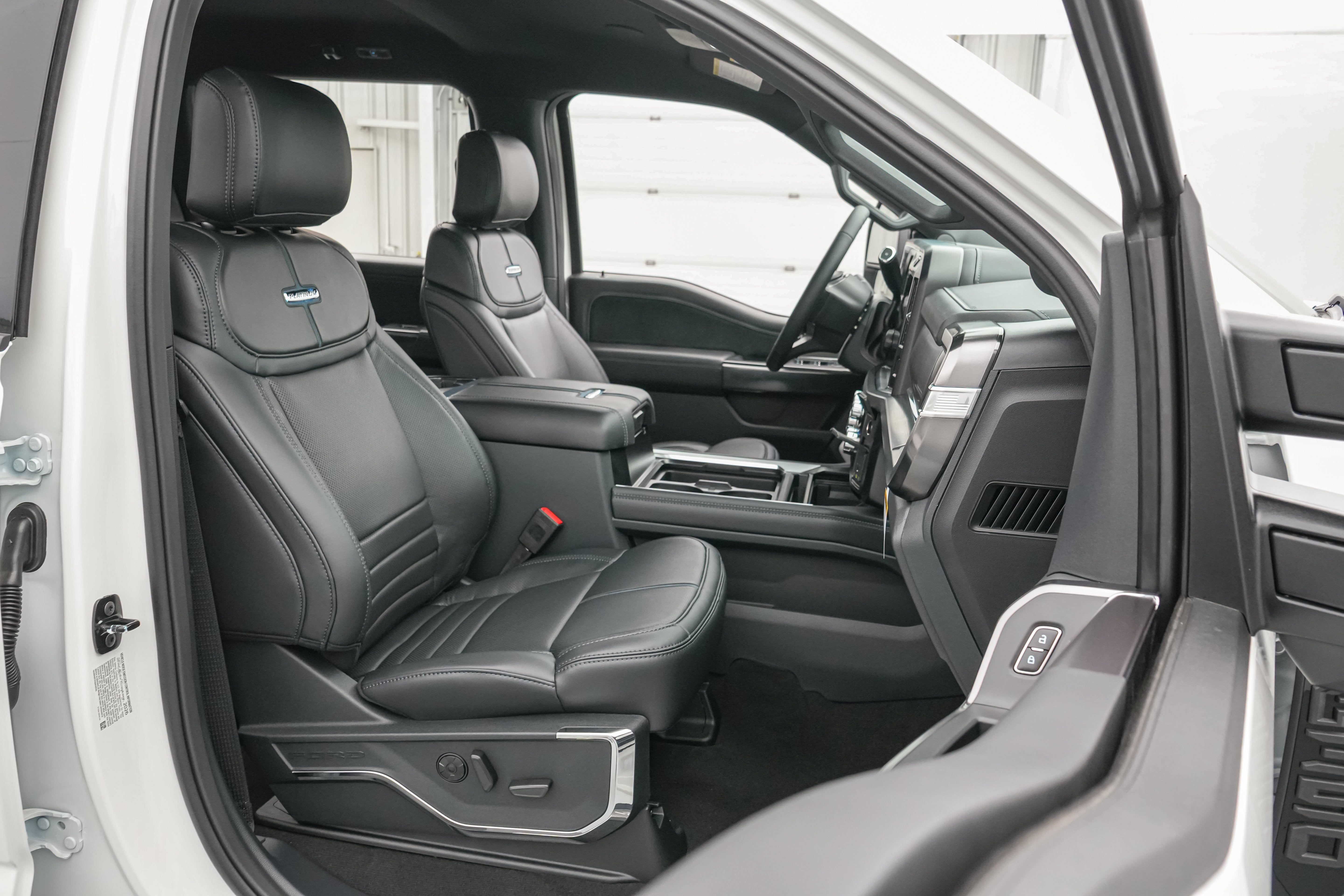 2026 Ford Super Duty F-350 DRW Platinum